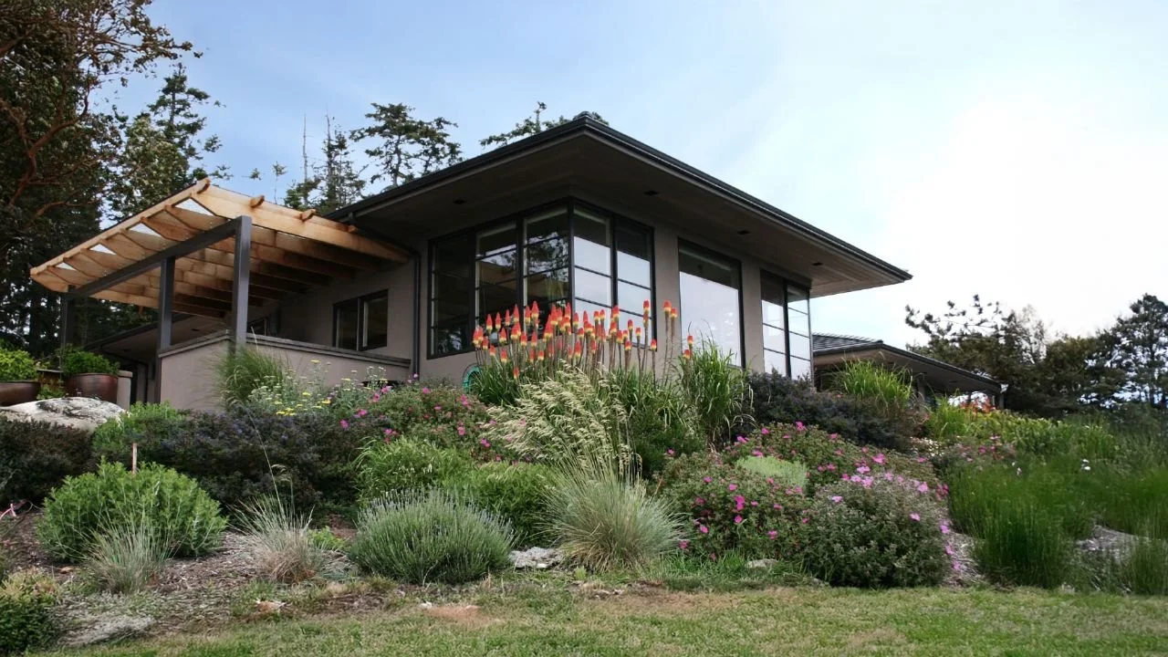 san-juan-islands-friday-harbor-garden-exterior.jpg