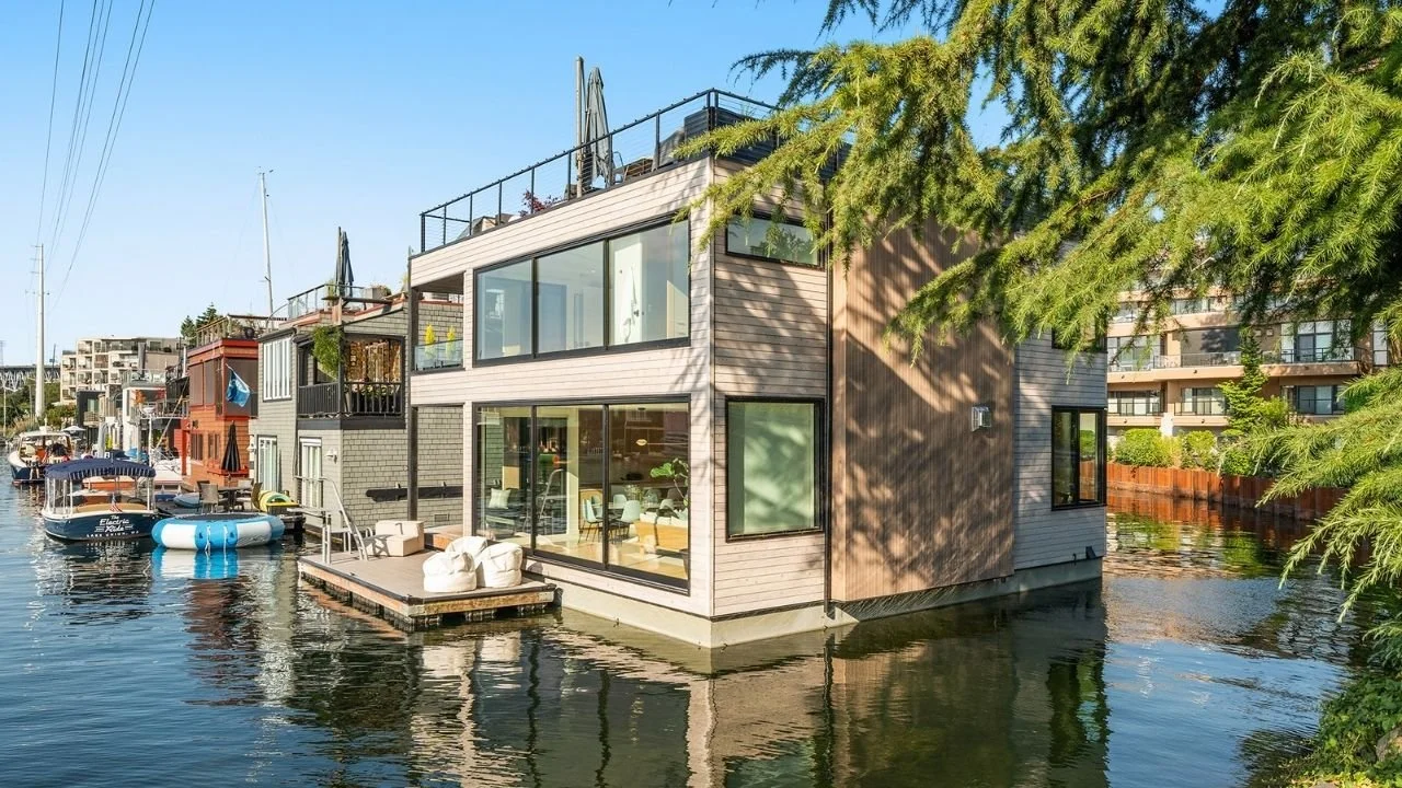 mallard-cove-modern-waterfront-corner-exterior.jpg.jpg