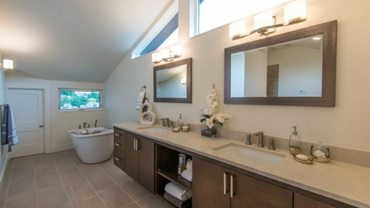 lands-end-remodel-primary-bathroom-double-vanity-tub.jpg.jpg