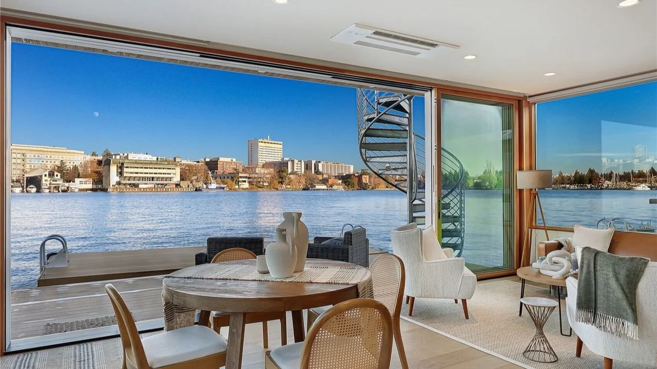 furhman-floating-home-dining-area-portage-bay-views.jpg.jpg