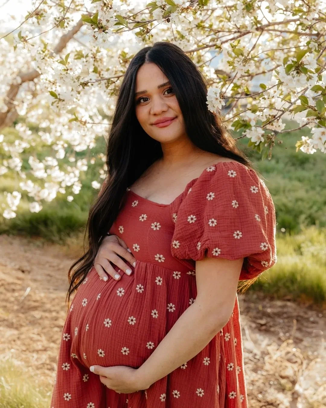 Okkkkkk so I think maternity blossom sessions are my new favorite thing and I'm forever obsessed 😍 everything was absolutely perfect and so happy for their baby boy coming earthside soon!