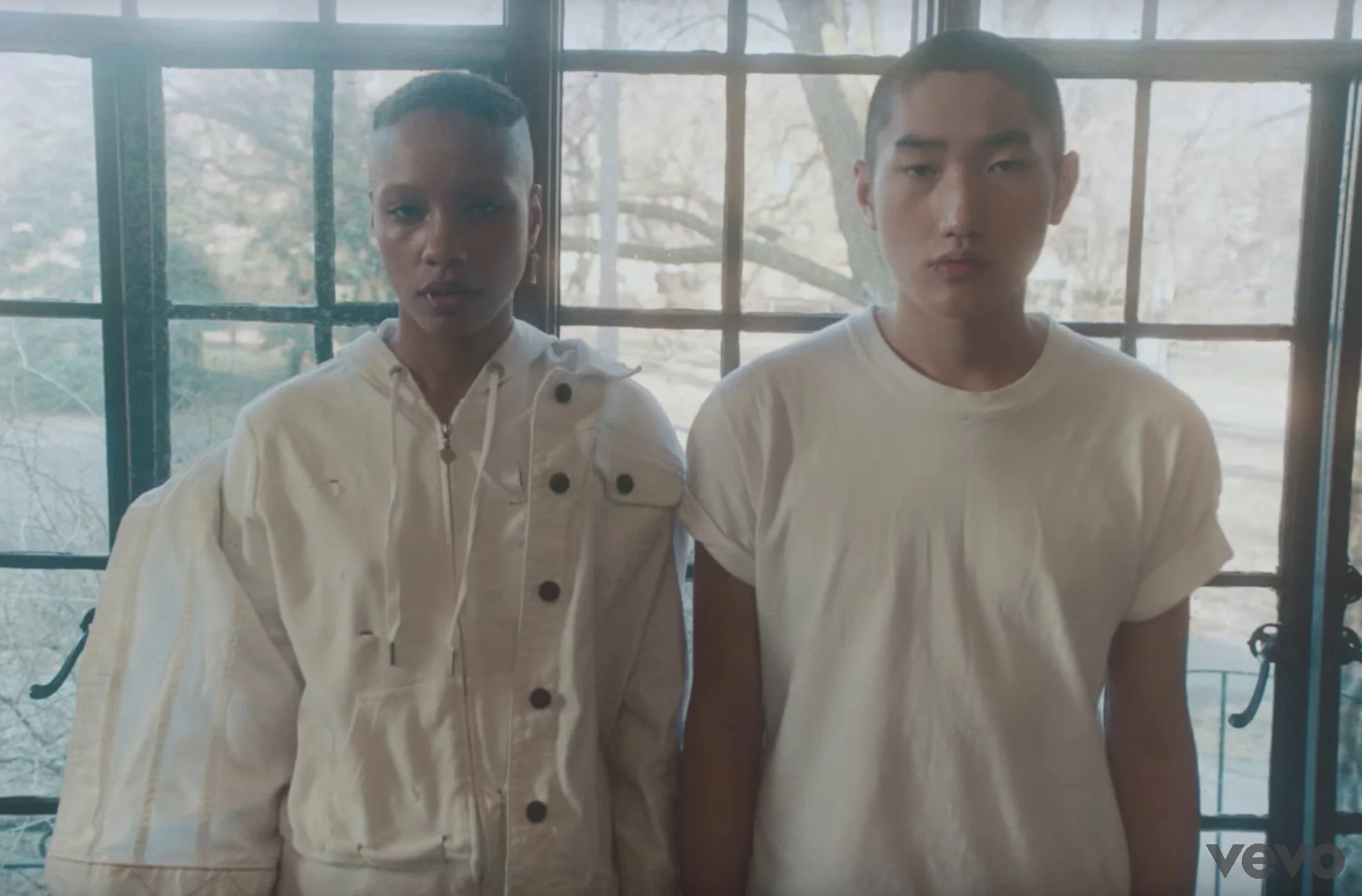 Alexa, play HOTSHIT by Towkio.