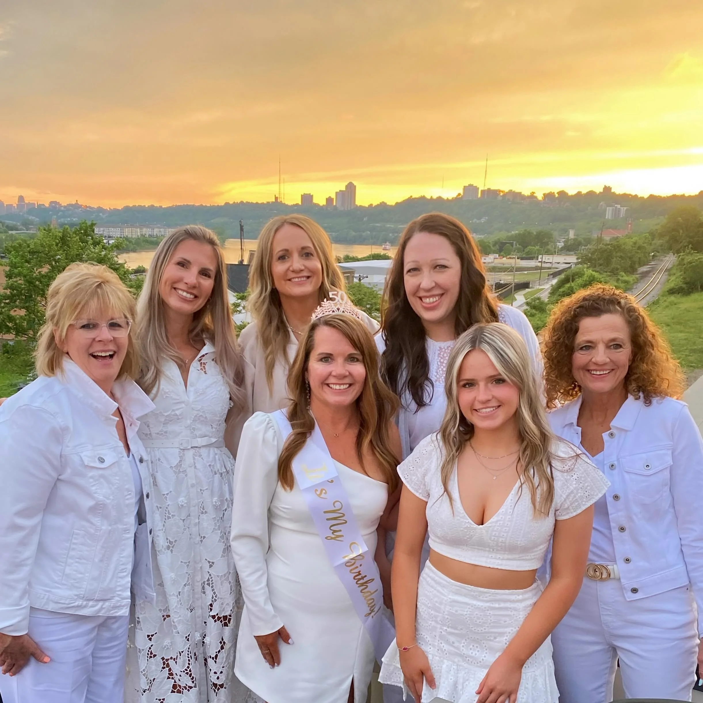 It was a beautiful night celebrating Amy’s 50th!  Happy Birthday! π₯³
.
.
.
#Madisonhousecabinetry #cincinnati #designers #cincinnatidesigner #interiordesigner #cabinet #customcabinets #kitchenandbath #kitchendesign