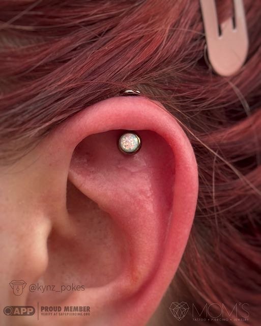 Vertical Crest Piercing