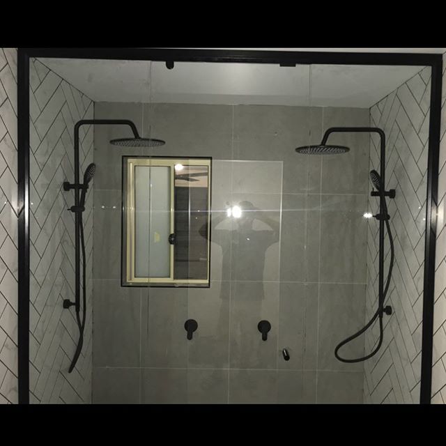 Bathroom renovations dual shower with floor to ceiling glass @optimum_showers_and_wardrobes #plumberlife #goldcoastplumber #plumber #plumbing #renovations #bathroomrenovations #bathroomremodel