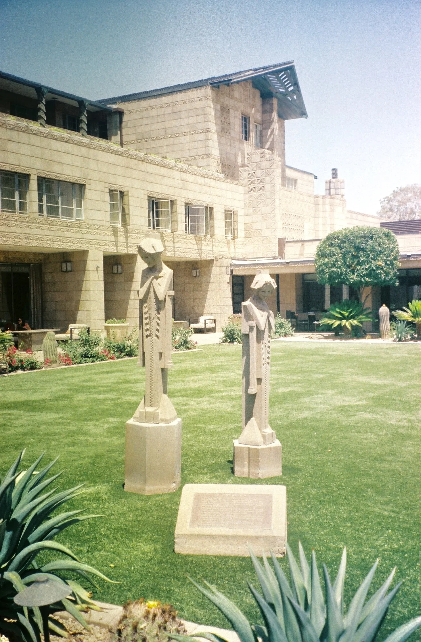 frank lloyd wright statues.jpeg