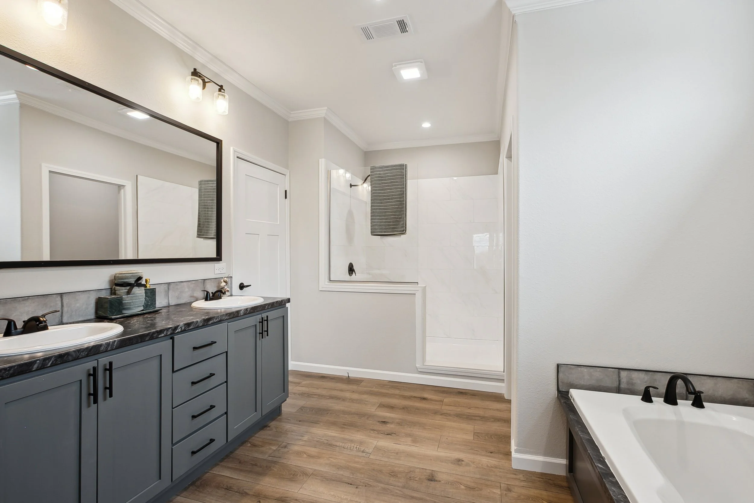 110-innovation-3276aa-primary-bath-1.jpg