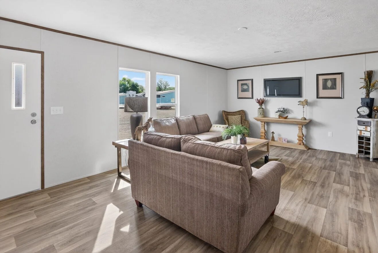 26_c_630_halo_opalridge_28564a_livingroom_005_1774028225761_1319_12.jpg