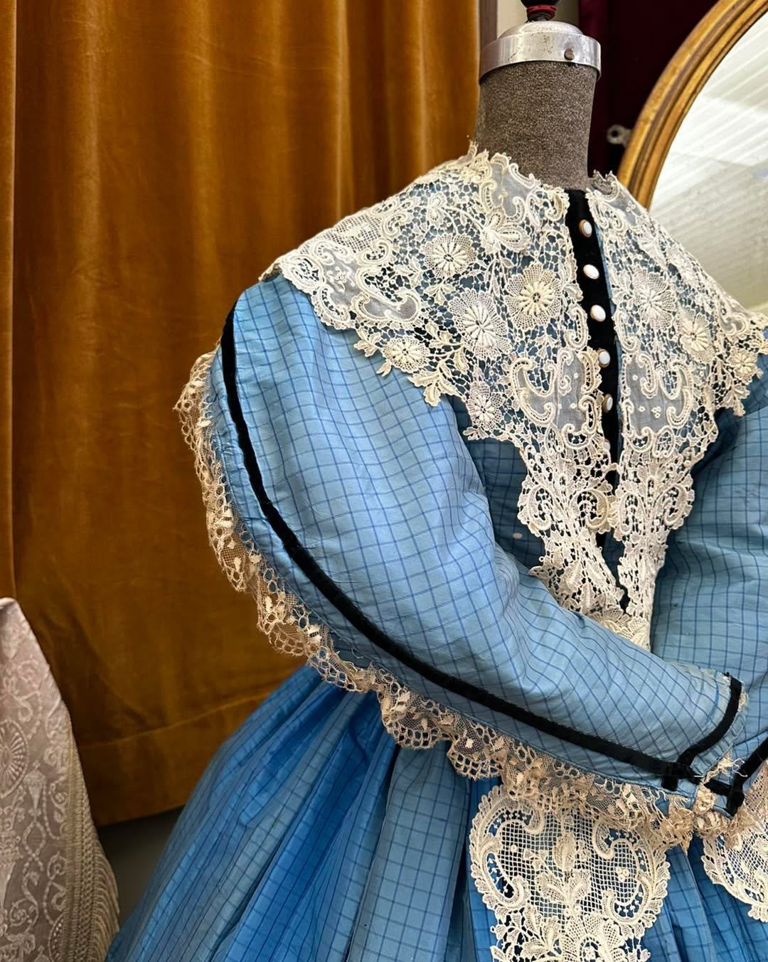 Discover the Secrets. Hear the untold stories. Visit Unseen spaces.
What will you see and hear on a Daylesford Walking Tour with a distinctly Scottish twist?
As part of Daylesford Highand Gathering 2025, join WALK TALK WHISKY FRIDAY 5 DECEMBER 2.30 T