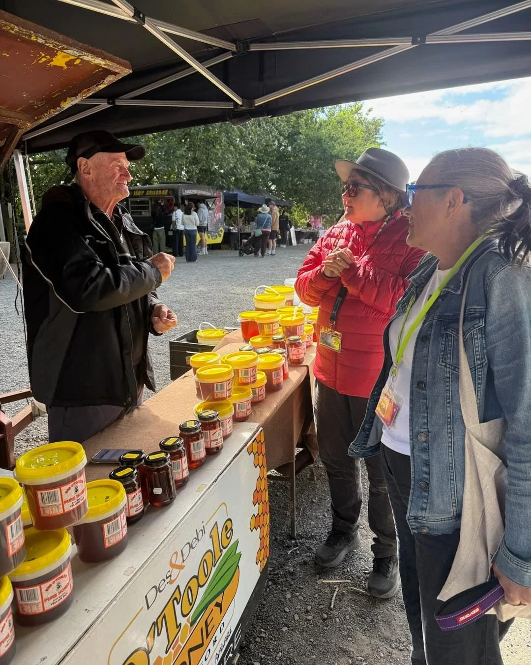 WALK TALK FORAGE &amp; FEAST IN DAYLESFORD
What a great opportunity to support &amp; showcase local food &amp; drink producers, growers &amp; restaurants.
This food walking tour has been curated for you to meet growers and producers.
FORAGE &amp; tak