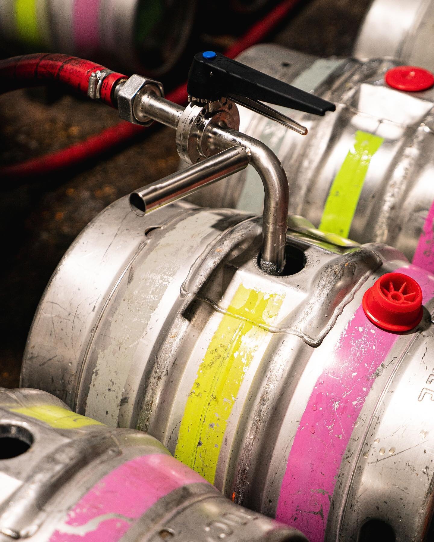 It&rsquo;s a Oaks rack in the brewery and a build a toilet block kinda day at Barsham Brewery today! 🍻🍻

#barshambrewery #norfolkbornandbrewed #brewery #taproom #norfolk #northnorfolk #realale #norfolkbeer #norfolkbrewery