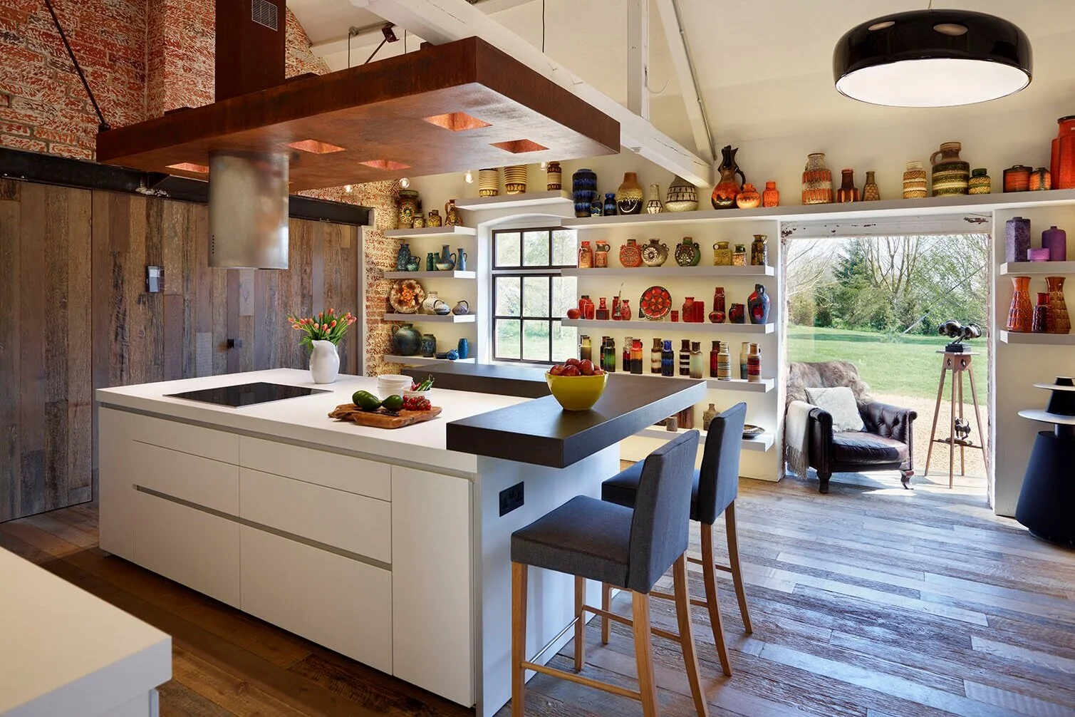 hobsons-choice-kitchen-pottery-bookshelves.jpg