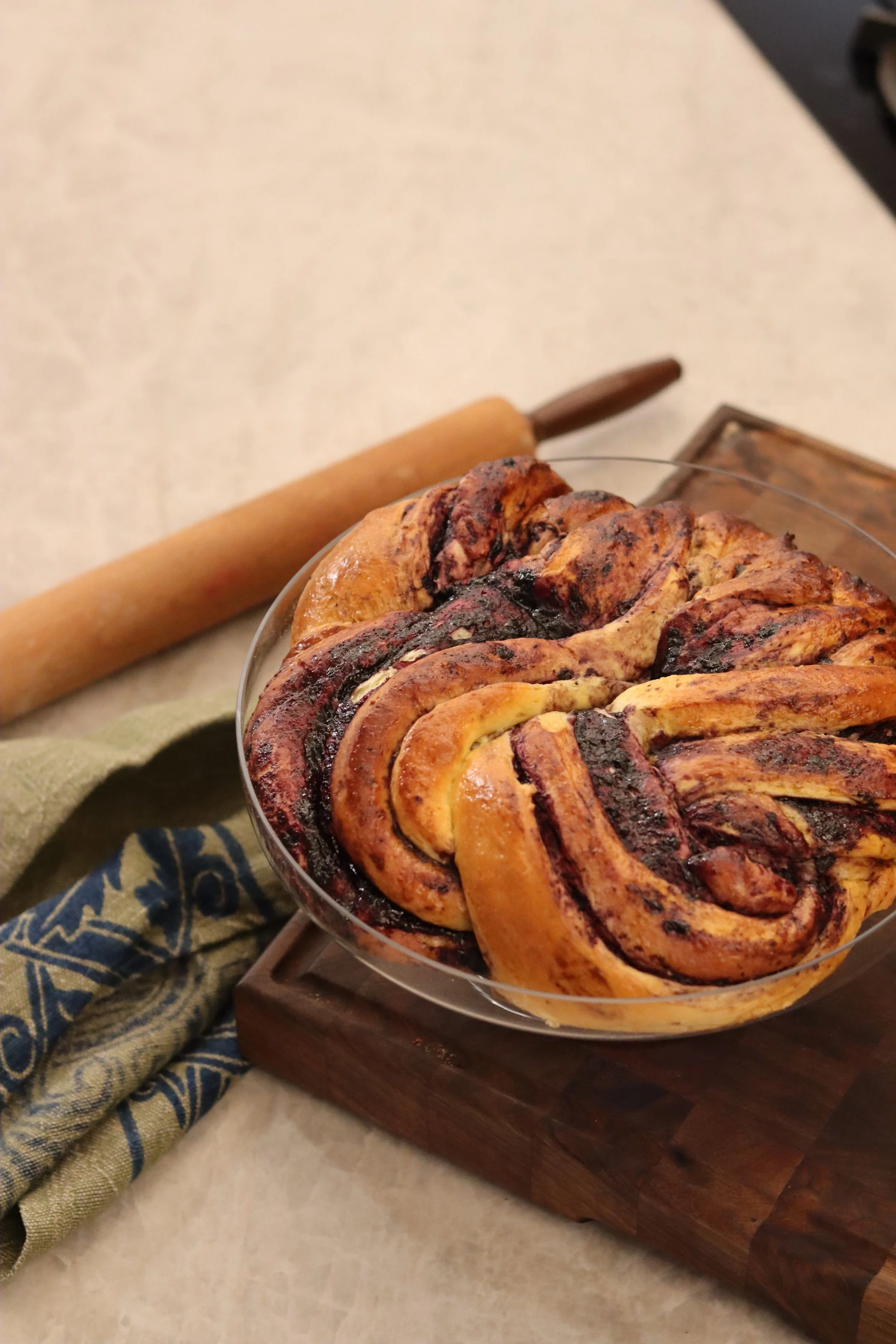 Brioche con marmellata di mirtilli