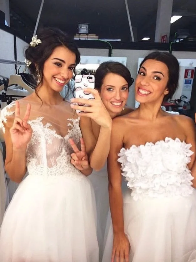 Nel 2016&hellip; esattamente dieci anni fa 
Indossavo abiti da sposa 👰🏻&zwj;♀️ a Detto Fatto 
Viaggiavo nel mondo: due dei viaggi pi&ugrave; belli della mia vita sono stati in Norvegia per vedere le aurore boreali e l&rsquo;altro un On the Road neg