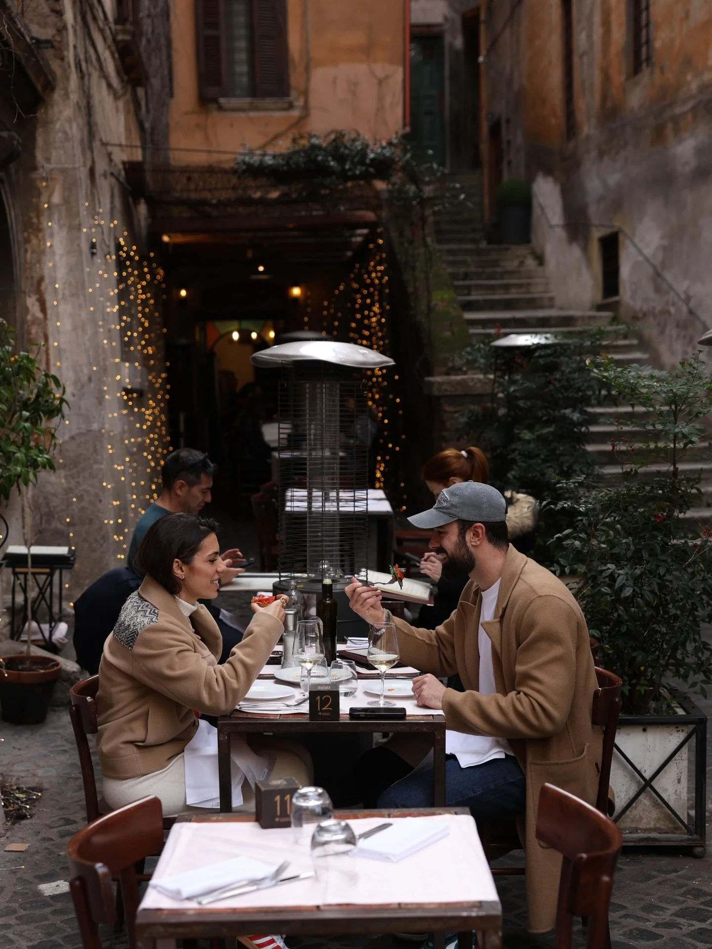 ROMA BELLA 

Sono partita per vedere Roma.
Sono tornata pensando alla carbonara e al gelato. 

La priorit&agrave; era chiara.

#roma