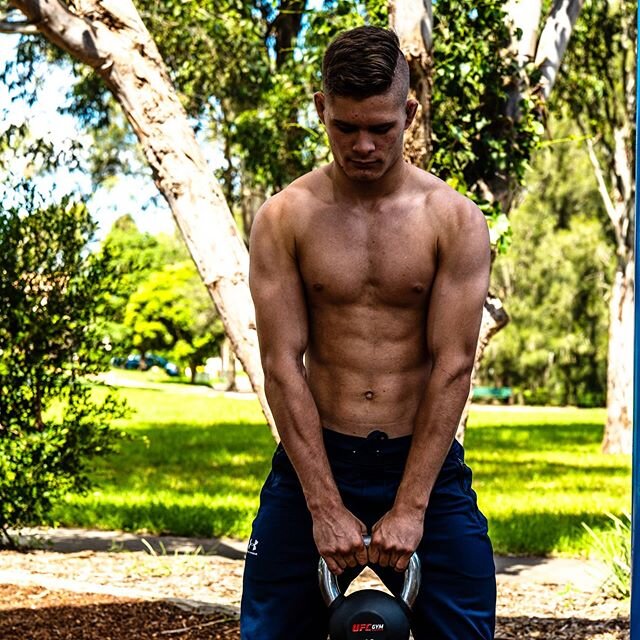 Appreciation to @ufcgym_castlehill for the training equipment while not able to train at the gym 🙏🏻 💪🏻
&bull;&bull;
&bull;&bull;
&bull;&bull;
#drive #destiny #work #youngestchamp #mma #ufc #documentary #photography #fitness #fit #profile #trainin