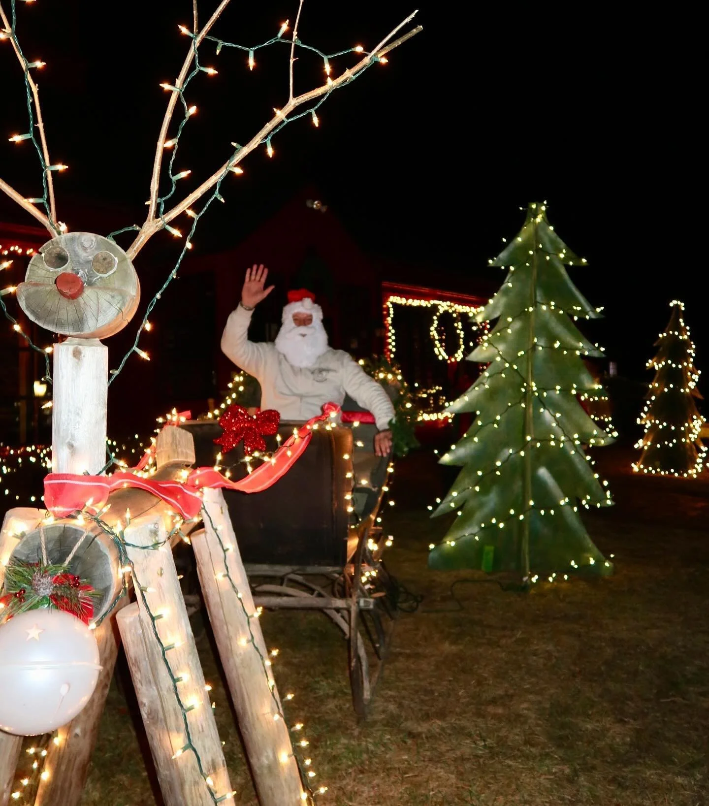 Tis the season🎅🎁🎄☕️ Stop by and enjoy our Christmas decor , take a selfie and tag us‼️ We will be posting your pics #christmastime #community #supportlocal #tistheseason #holidayfun #christmasdecorations #santascoming
