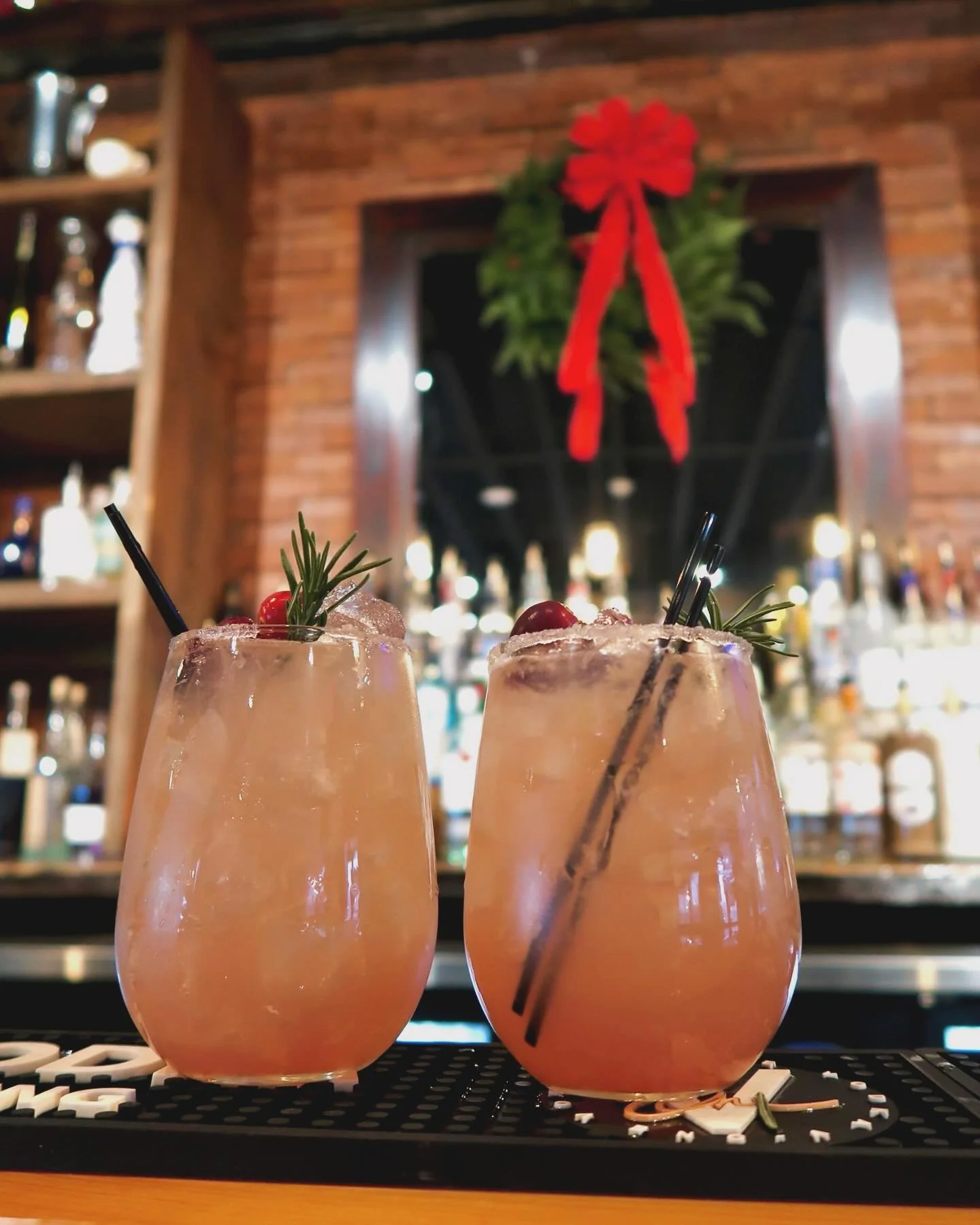 Tis the Season, So here&rsquo;s the Reason 🎅🎄😁. Live music tonight @ both locations, 7:30-10:30pm #holidayfestivities #friendsandfamily #tistheseason #holidaycocktails #livemusic #coffeehouse #seasonalvibes