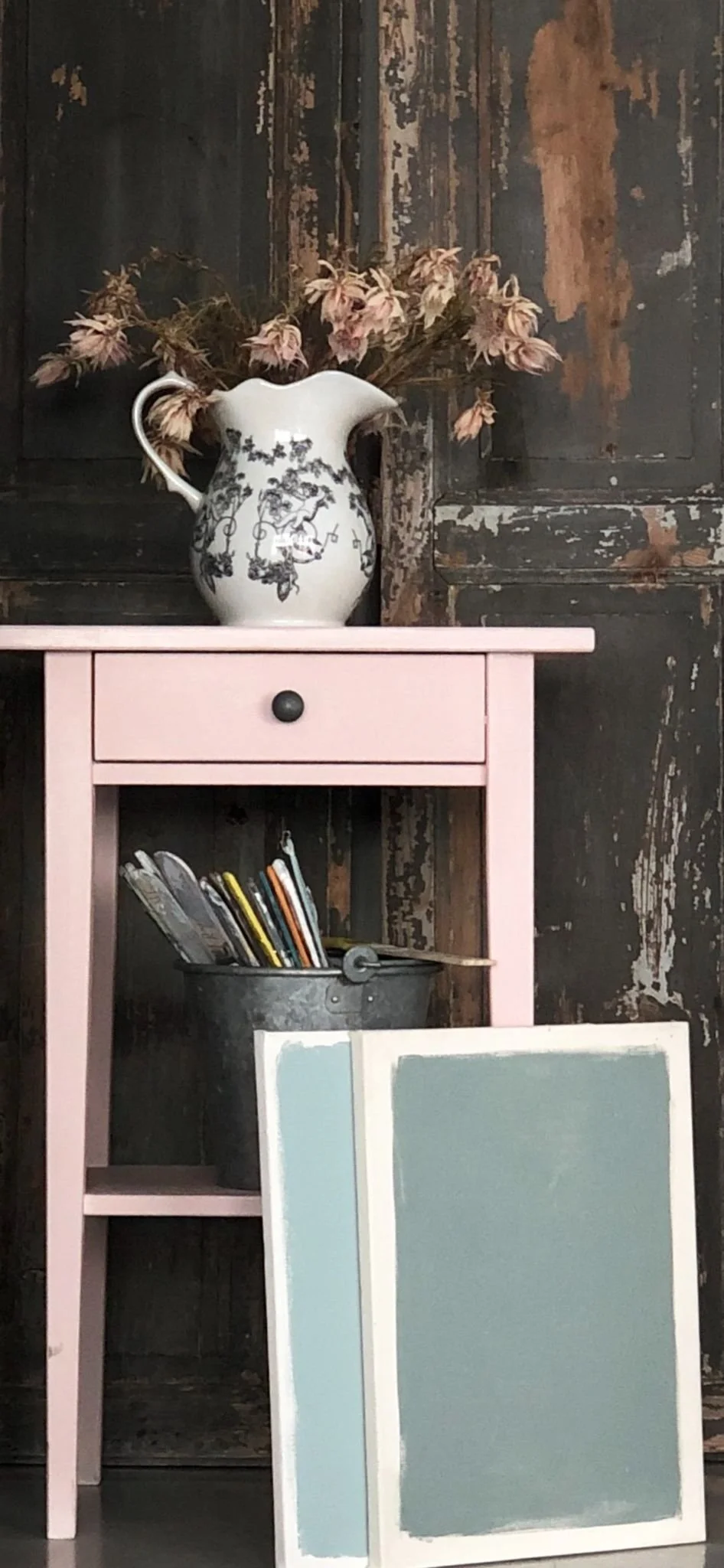 Möbelmålning och sommarmiddag på Danskarby  / Huonekalujen maalaus ja kesäillallinen Danskarbyssä