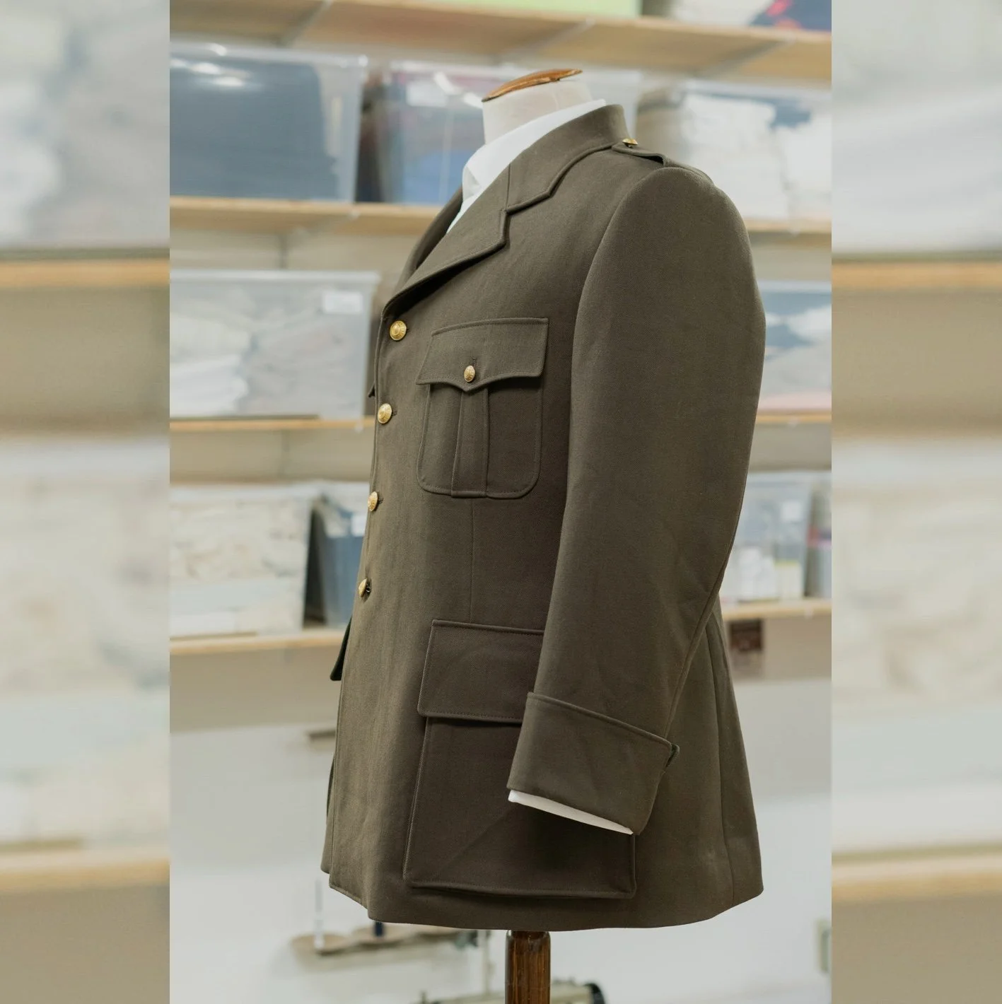 [LA BATAILLE DE GAULLE - L'AGE DE FER] P&Eacute;TAIN

Uniforme coup&eacute; et r&eacute;alis&eacute; par @graindetailles  pour le r&ocirc;le du Mar&eacute;chal P&eacute;tain, interpr&eacute;t&eacute; par Alain Libolt

R&eacute;alisation @antoninbaudr