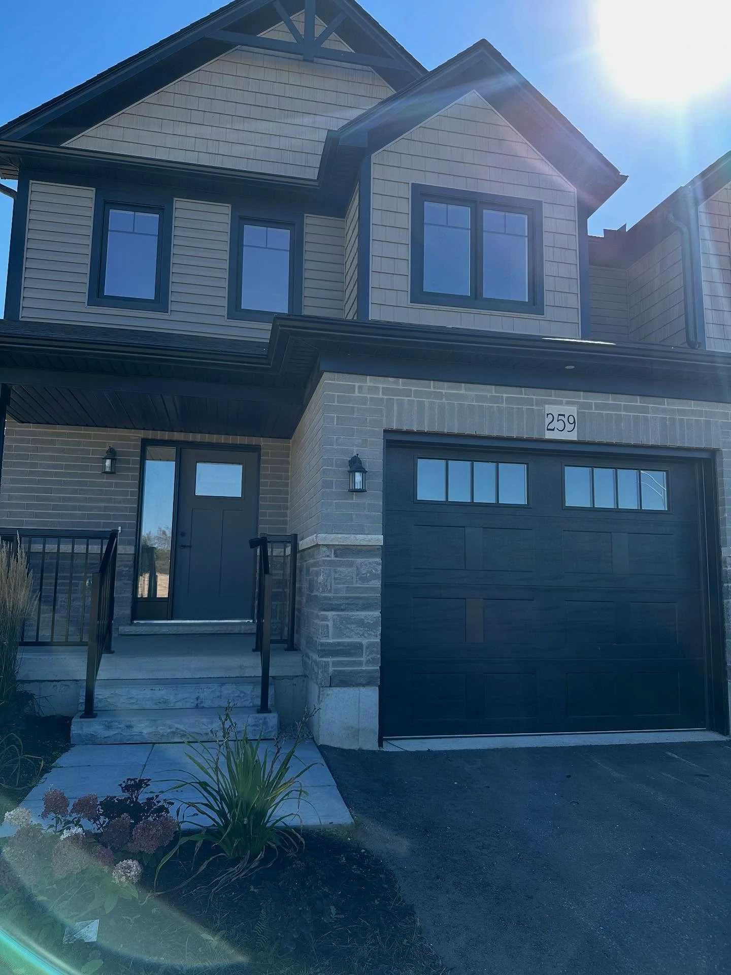 Congratulations to the new owners of this stunning home in Carriage Crossing! 🏡 

#Durham #TownOfDurham #CarriageCrossingCommunity #SunvaleHomes #NewHomeBuilder #townhomes #semis #newbuild