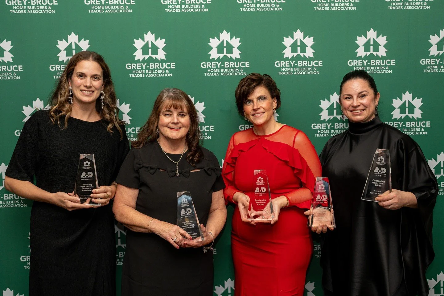 A proud moment for the Sunvale Homes team! We are honoured to be recognized by the @greybrucehbta with 5 Awards of Distinction for our Carriage Crossing community.

🏆 Outstanding Customer Service/ Sales Achievement &ndash; Donna Brubacher
🏆 Outstan