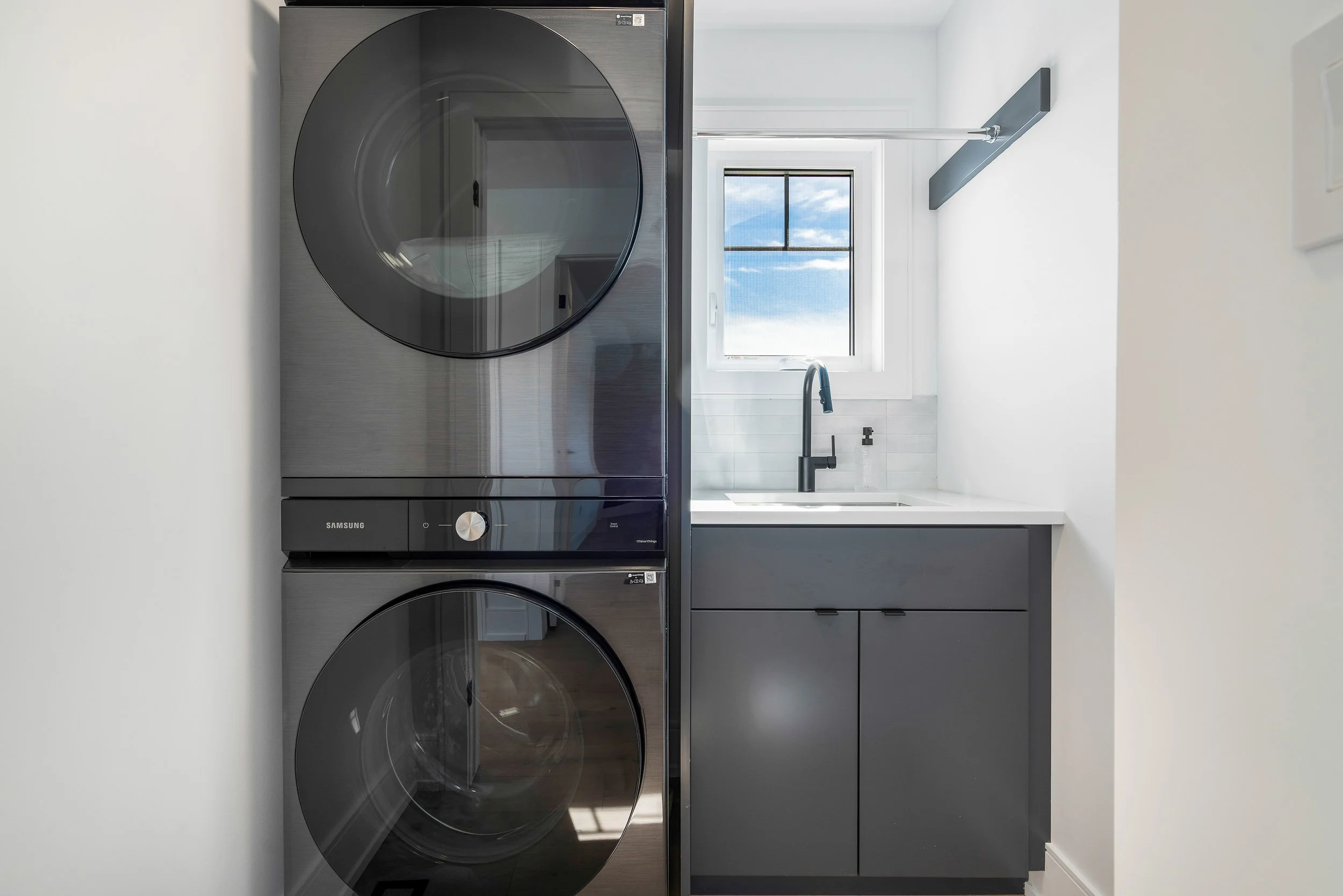 17 Swain Crescent Web (51).jpg