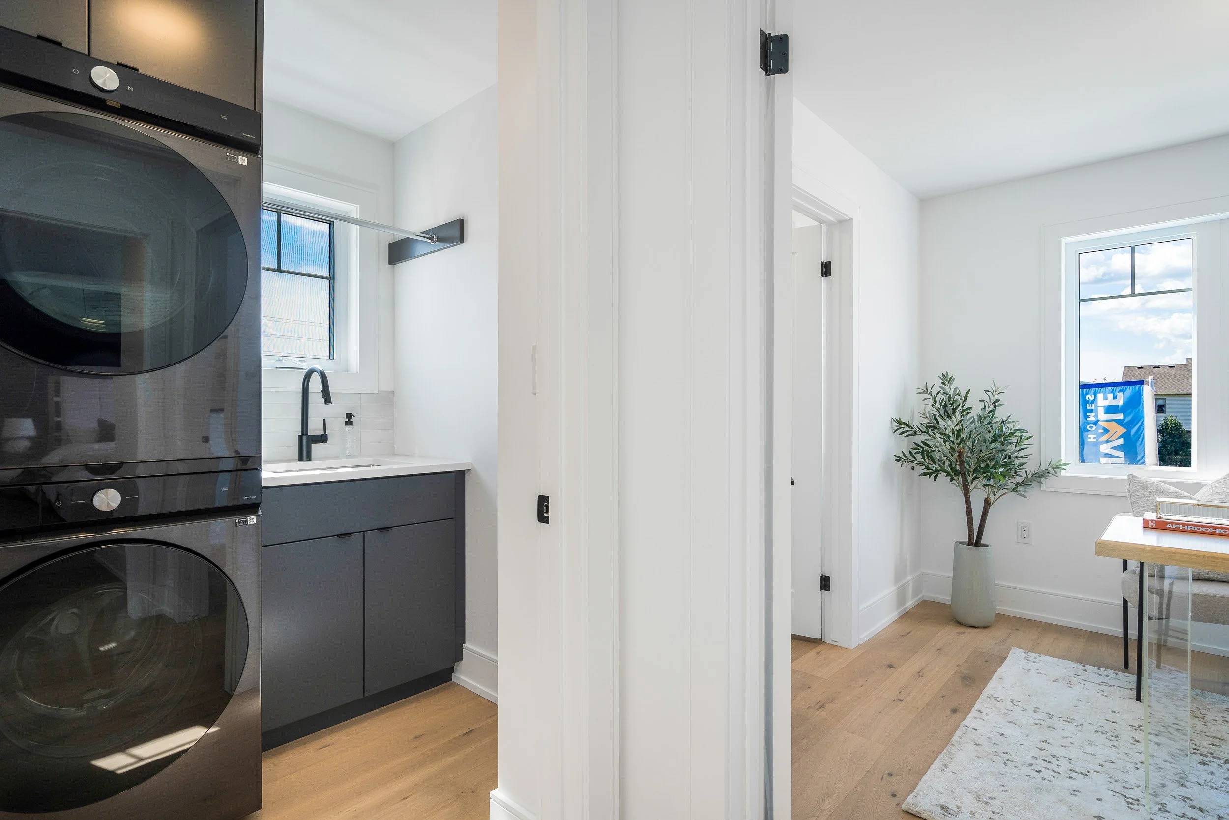 17 Swain Crescent Web (48).jpg