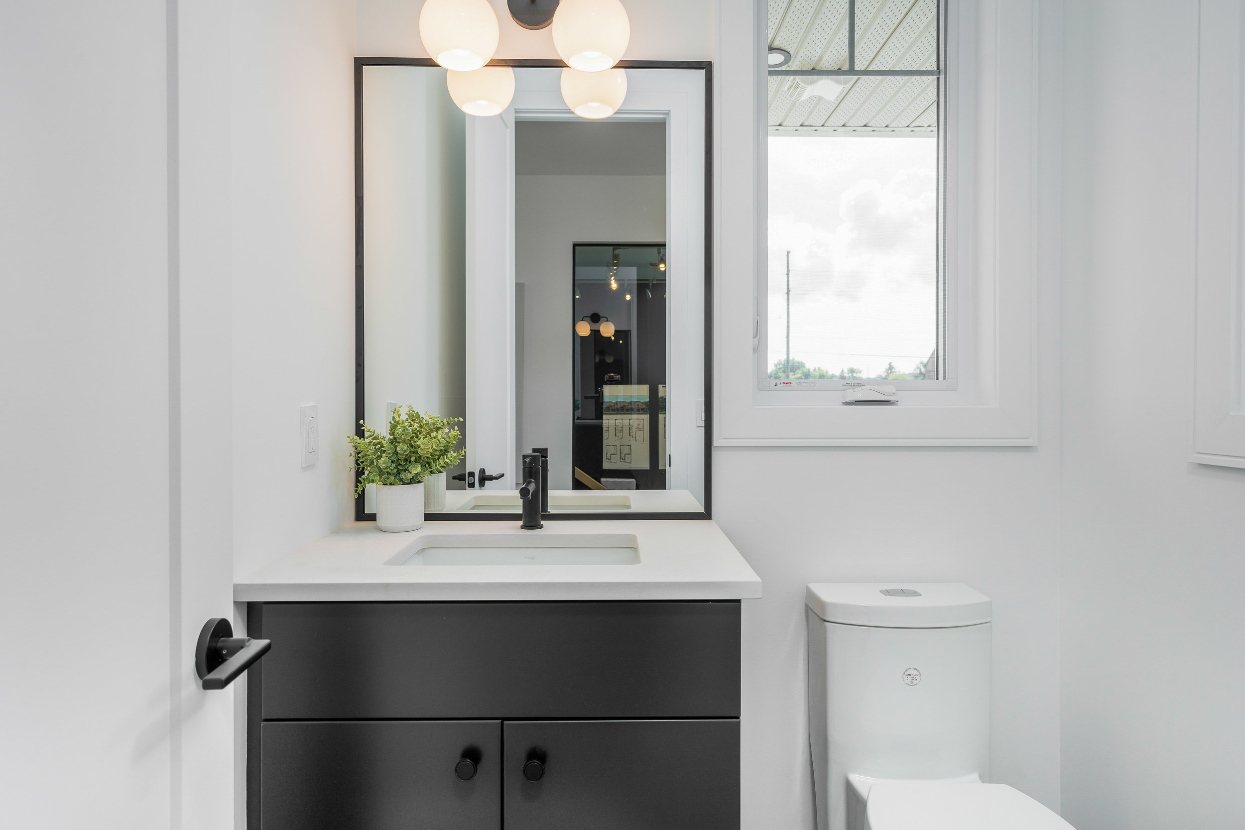 17 Swain Crescent Web (31).jpg