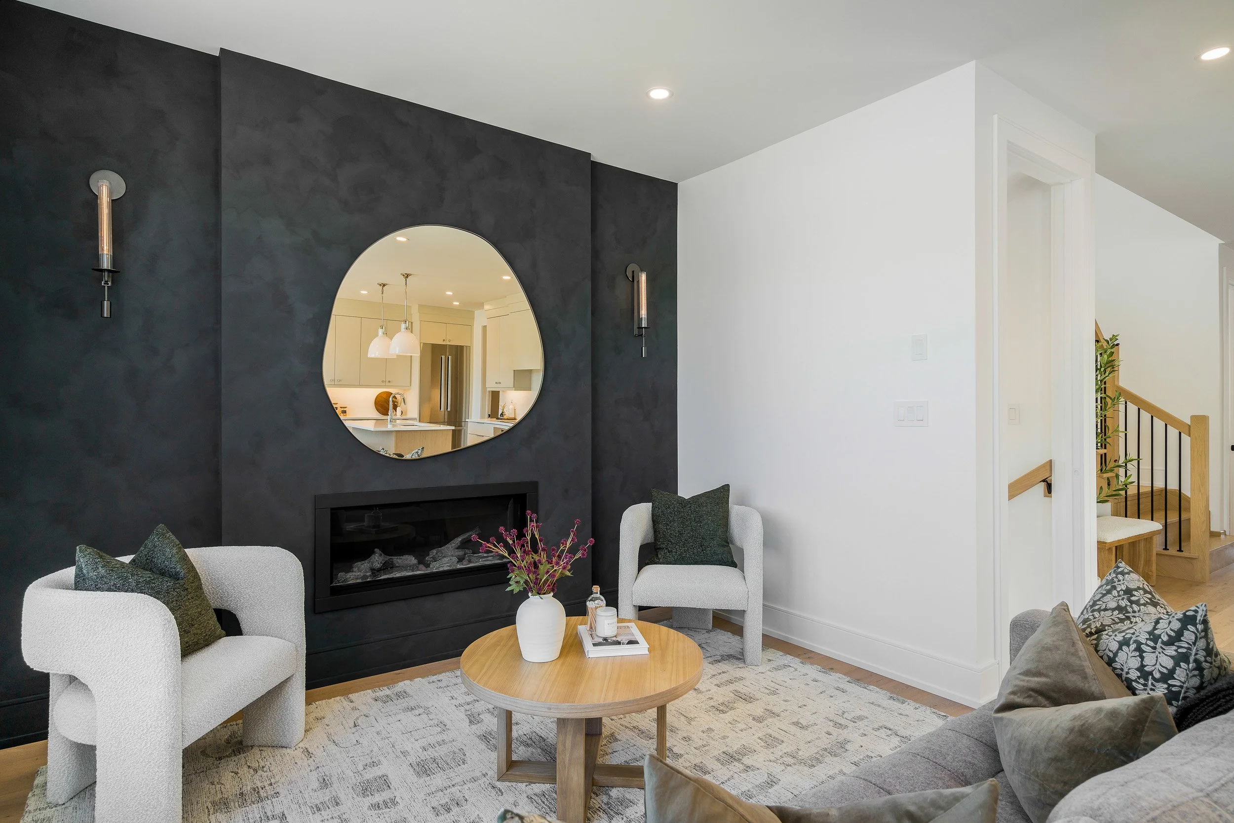 17 Swain Crescent Web (27).jpg