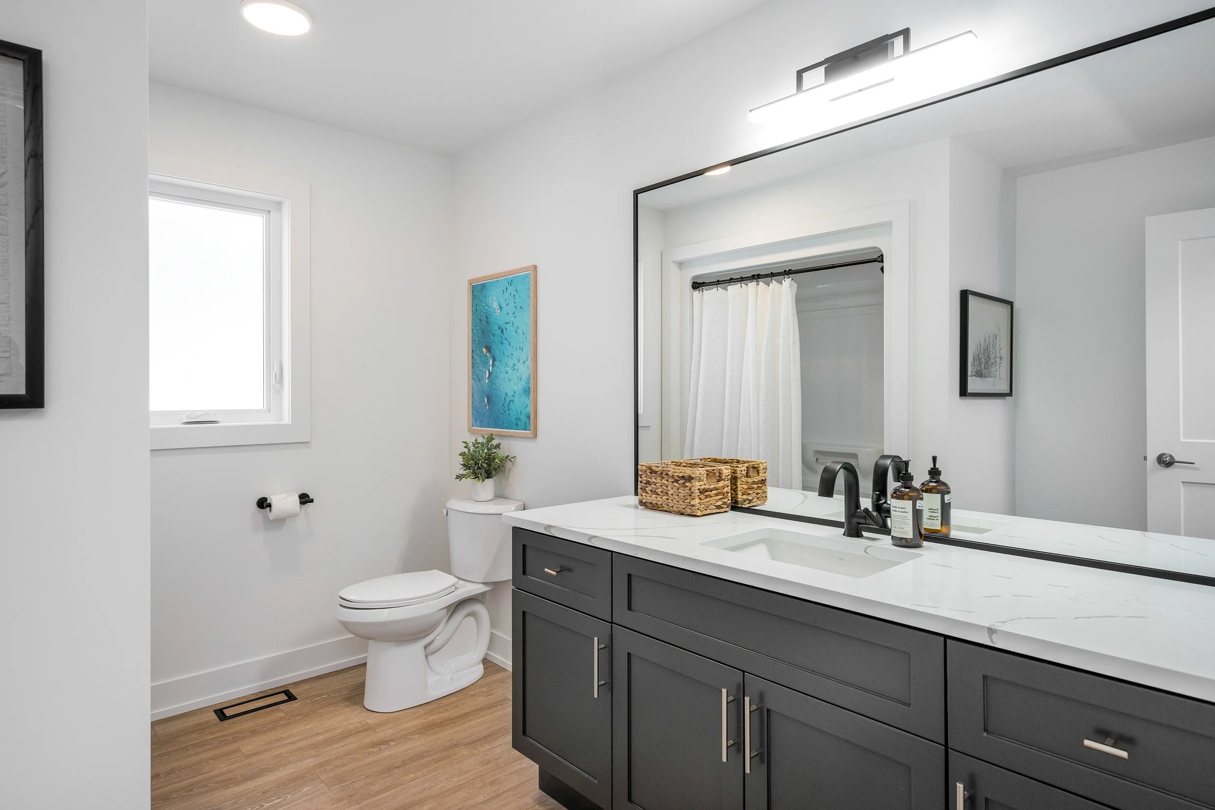 15 Swain Crescent Web (29).jpg