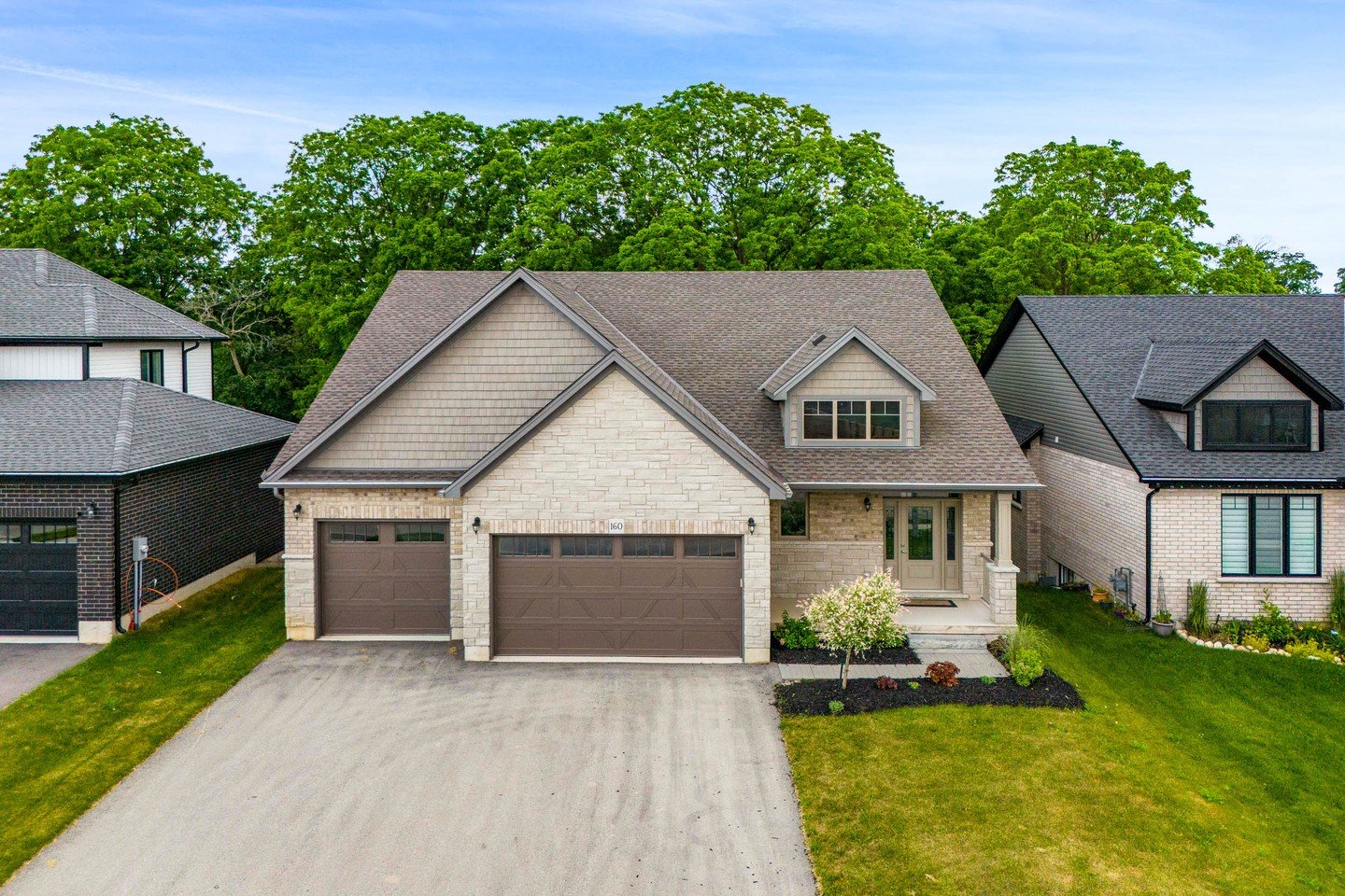 Officially closed! 🏡 Congratulations to the homeowners &amp; welcome to the Carriage Crossing community!

 #CarriageCrossingCommunity #TownofDurham #SunvaleHomes #newhomebuilder #Durham