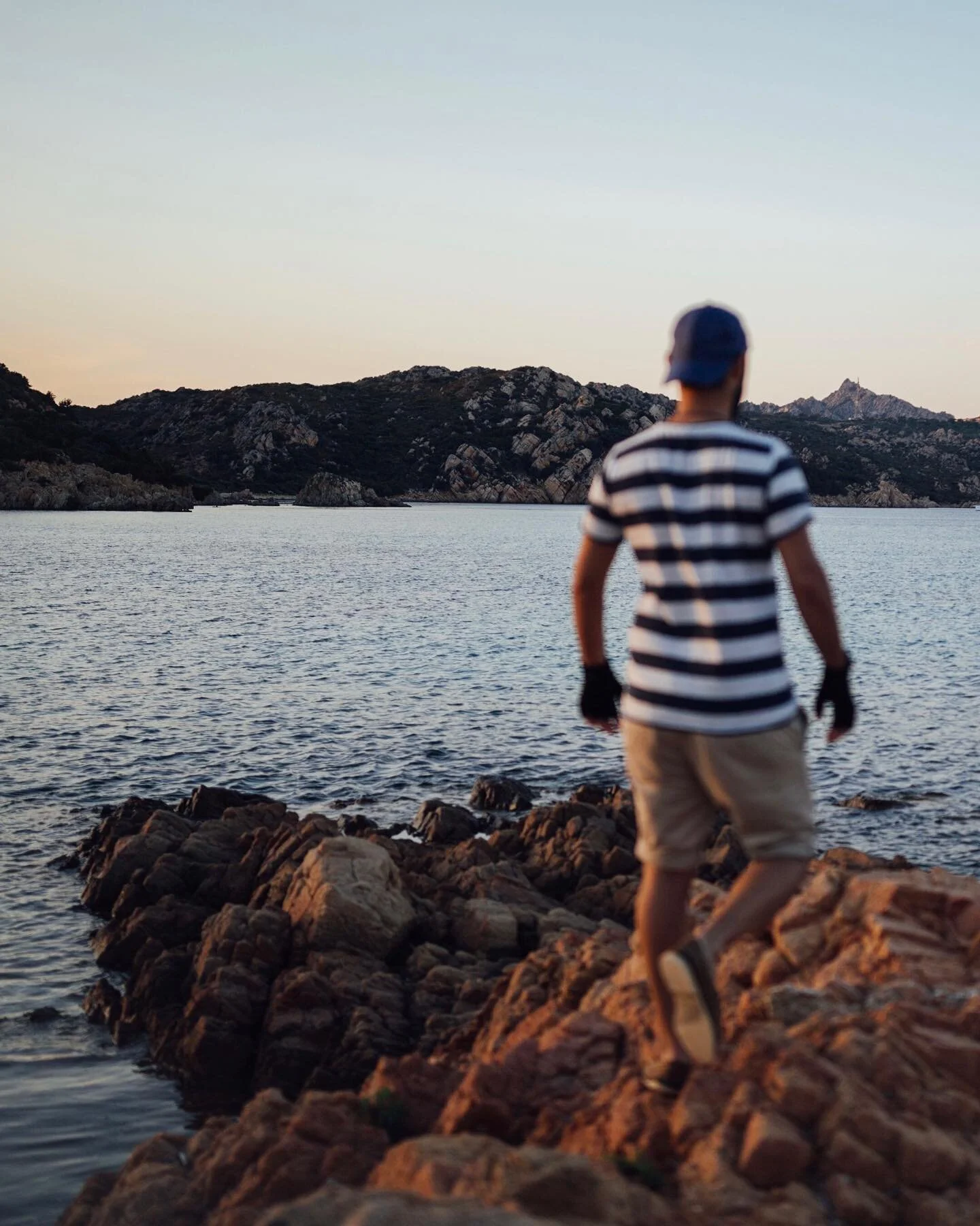 and part 3✌🏻
.
.
.
#beachphotoshoot #sunset #sailor #lifeisbetteronaboat #friendship #summer #portrait #createexplore #ontheroad #travelgram #sunsetsession #goldenhour #vacactionvibes #ig_italia #justgoshoot #canonphotos #inspiration #ourplanet #ear