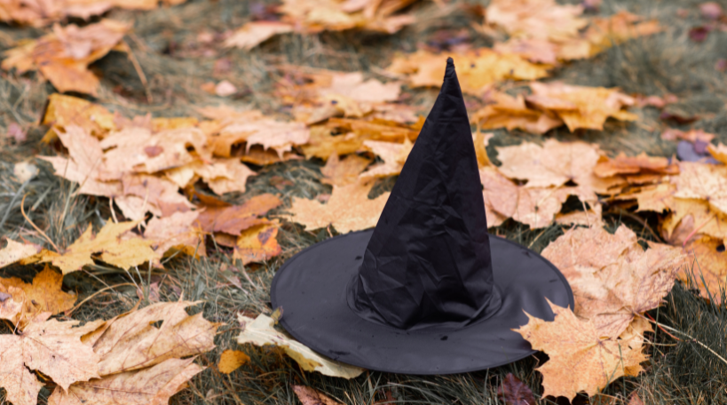 A Spooky Season Guide to Salem: What to See, Do and Eat!