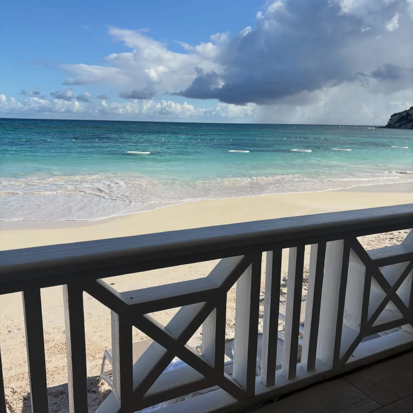 Yesterday&rsquo;s breakfast view vs. today! 🏝️ ☕️ &thinsp;
&thinsp;
It&rsquo;s just not quite the same 😂 &thinsp;
&thinsp;
Back home and back to work! Can&rsquo;t wait to share more about our trip to Antigua! &thinsp;
&thinsp;
Anything you want to 