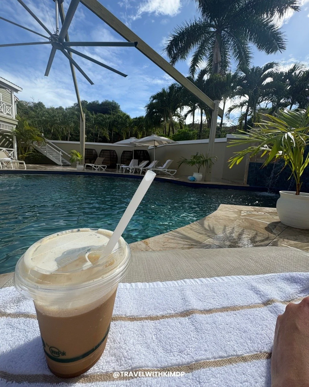 Coffee just hits different with a view like this! ☕️😍 

#takemeback #antigua #girlstrip #travelplanner #travelfun