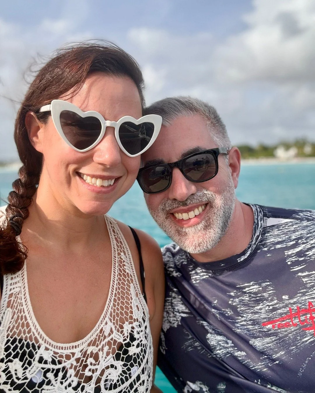 Sunset views, ocean breeze and nonstop good vibes!!! 🌅🍹

Our evening with @tiamicatamarancruises had it all! We snorkeled in crystal-clear water, listened to music and enjoyed a delicious dinner with an open bar - all while cruising the coast. 10/1