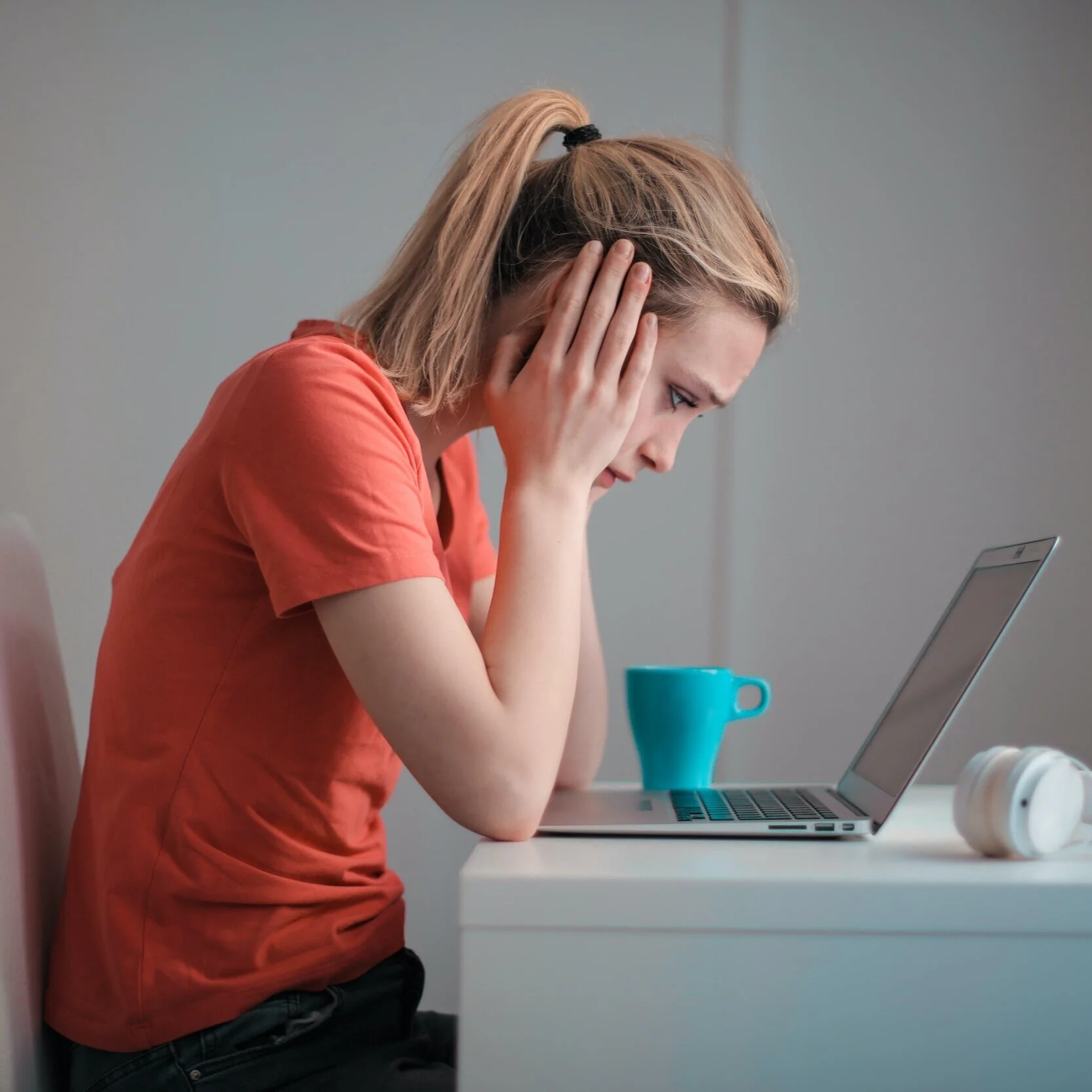 Sitting Posture: Simple Methods to Reduce Muscle and Joint Strain