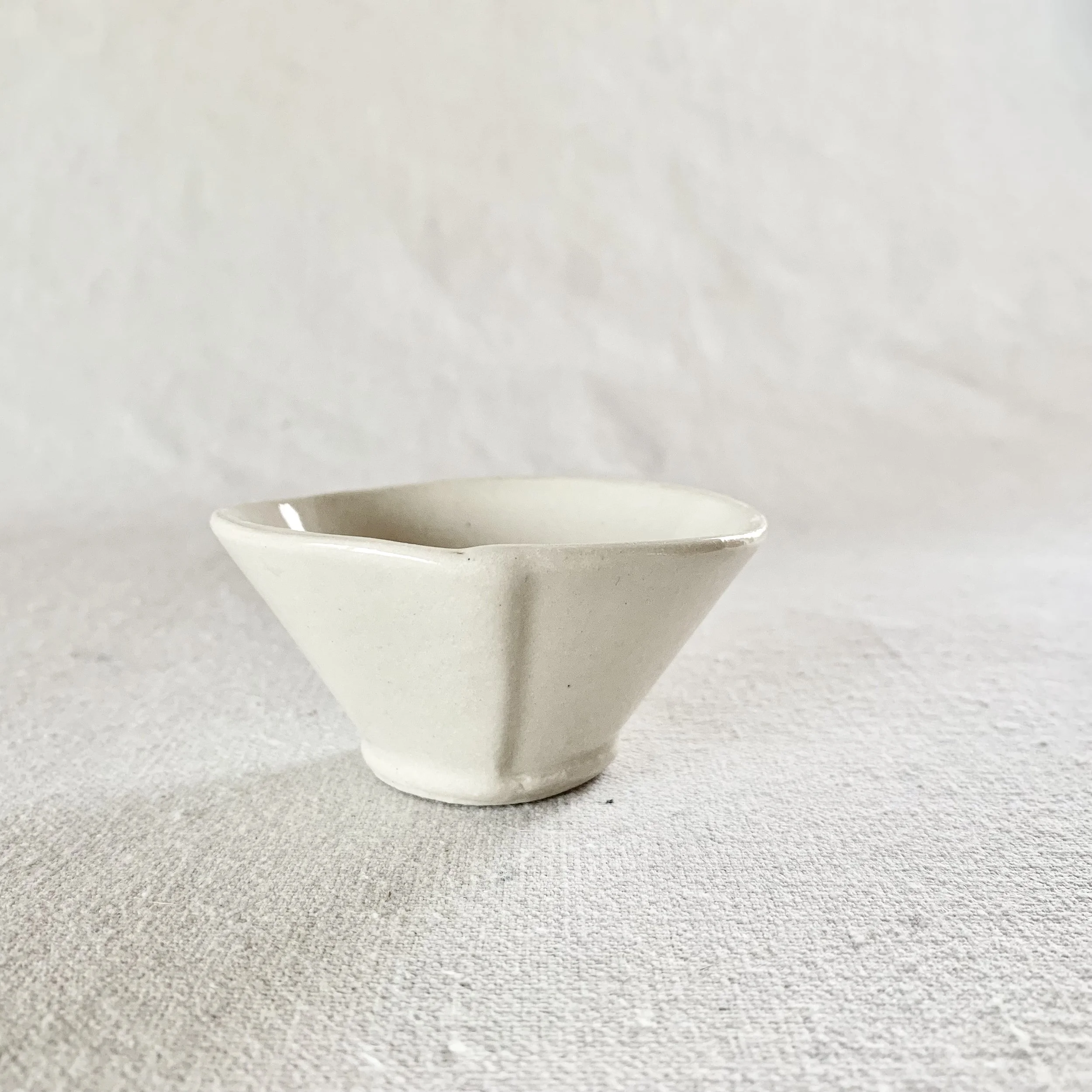 seamed pinch bowl