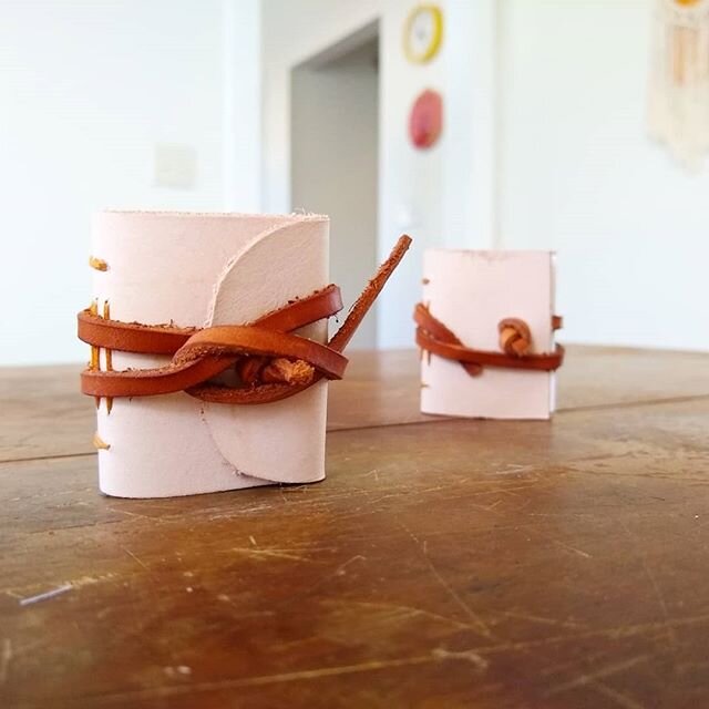 Teeny little books!
.
Leather scraps for the cover, card stock pages and long stitch binding. ✌️
.
#bookbinding #bookmaking #madeinwilmington #madeinwilmingtonnc #madeinnc