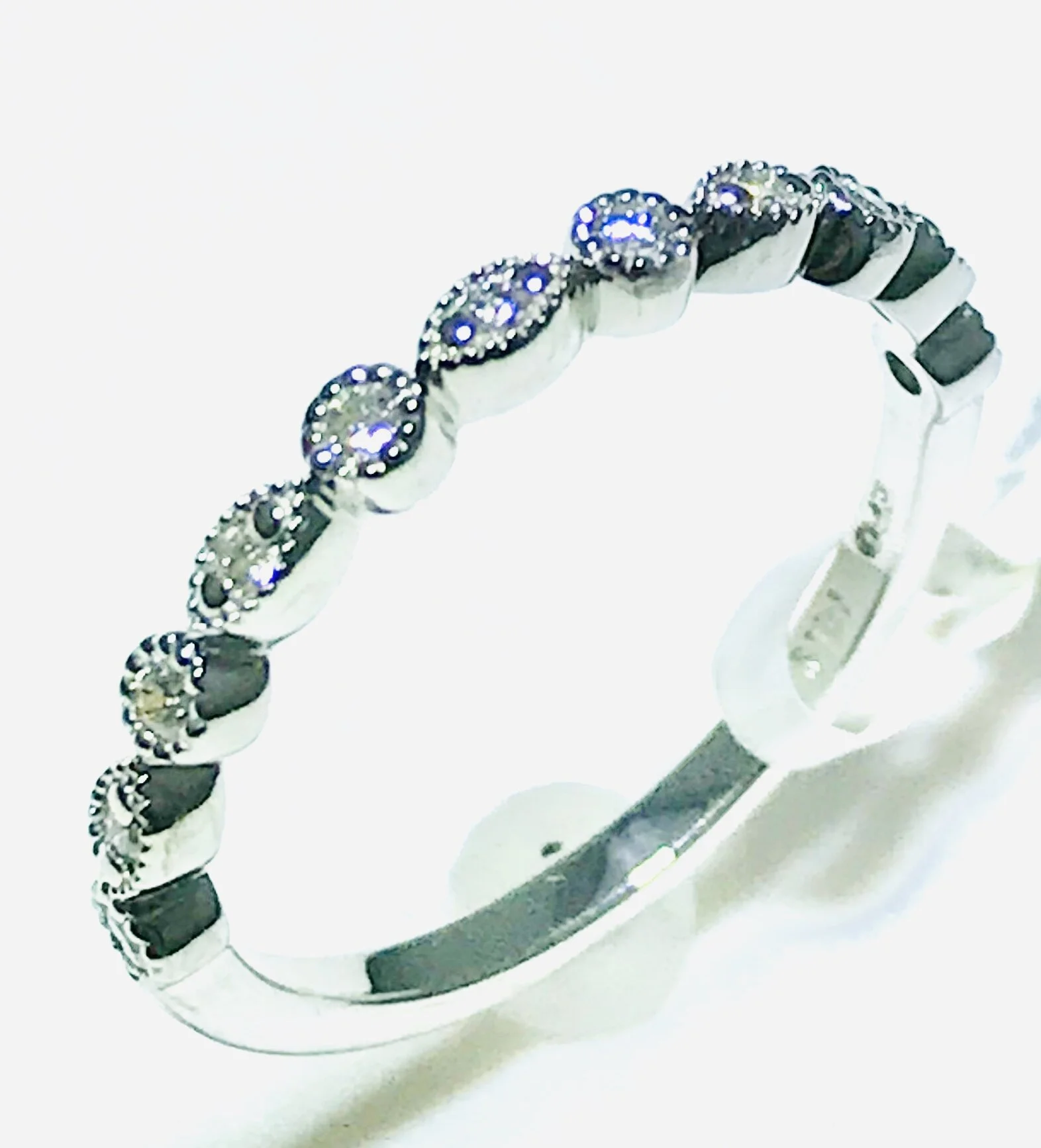 BDD0DC90-BF4E-464F-9C18-4720C0EDFFEE