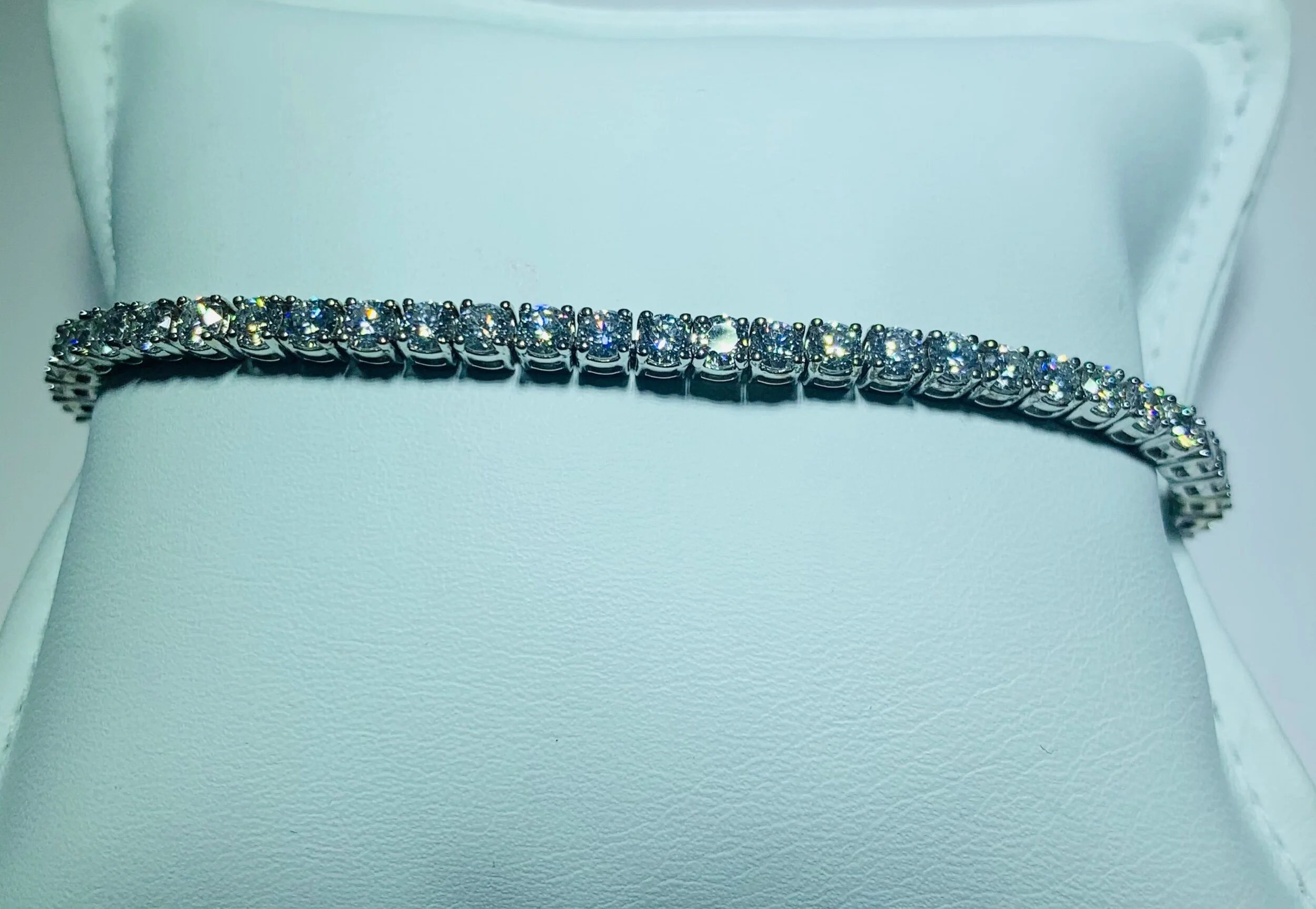 B00AD46A-F79D-4A9A-82CF-2586AA92E5C6