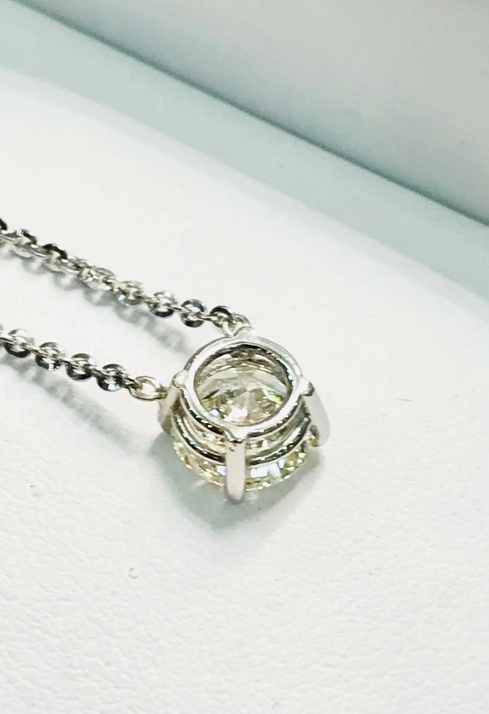 80E73309-A9AA-4052-A633-4533E4D5E5DA