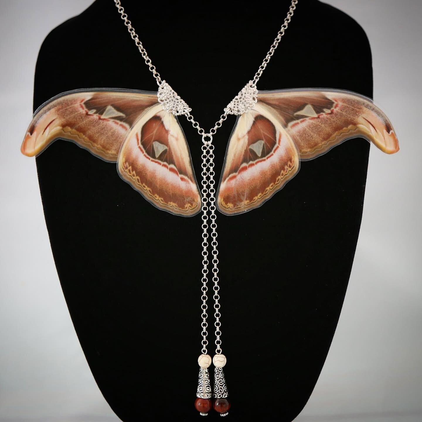 This big boi is available 🙌🏽Swipe to find me in person this month before summer hiatus begins in June!
&ldquo;Atlas moths are named after Atlas, the Titan of Greek mythology (due to their size). In Hong Kong, the Cantonese means &quot;snake's head 