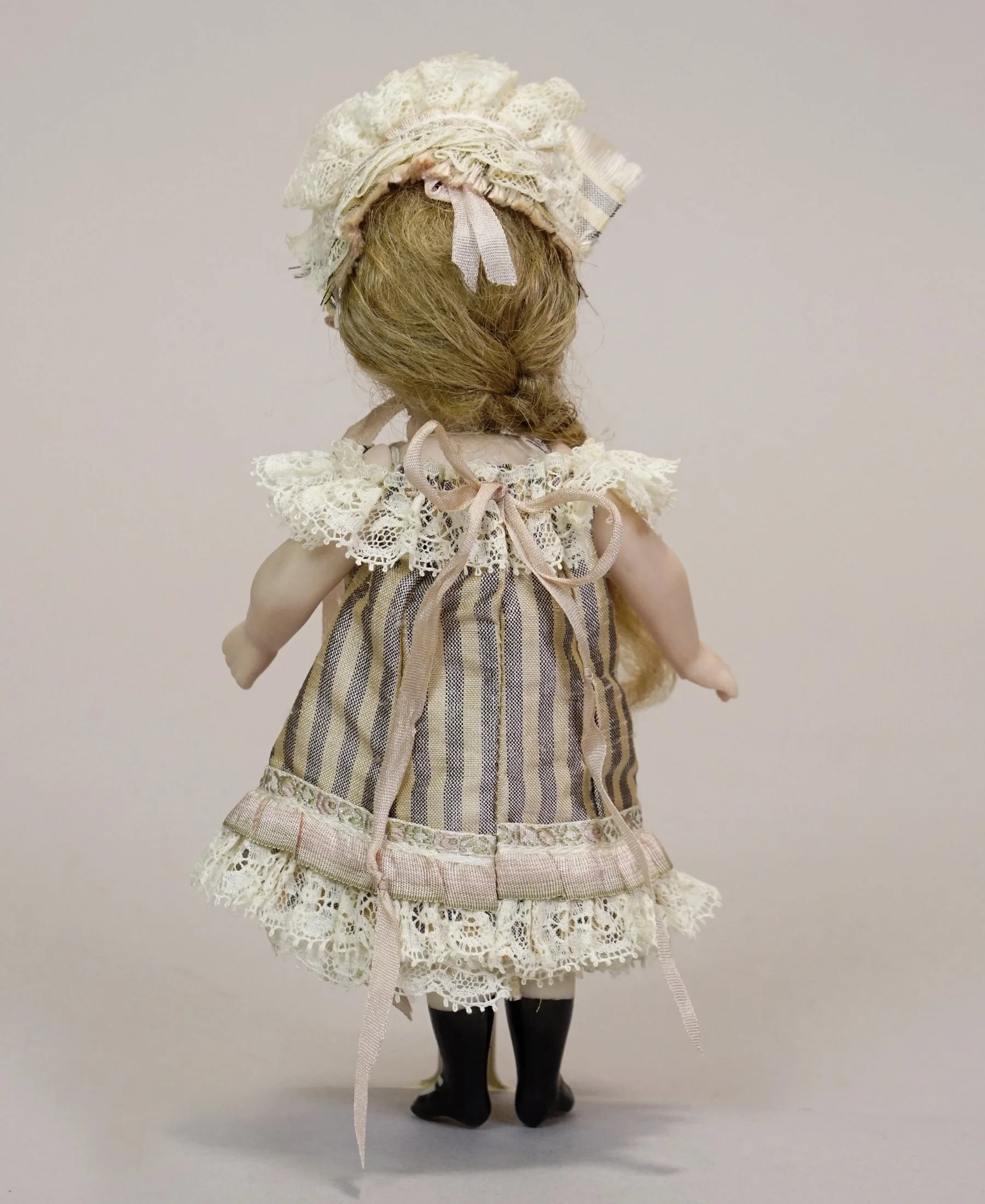 artist-doll-01-c.JPG