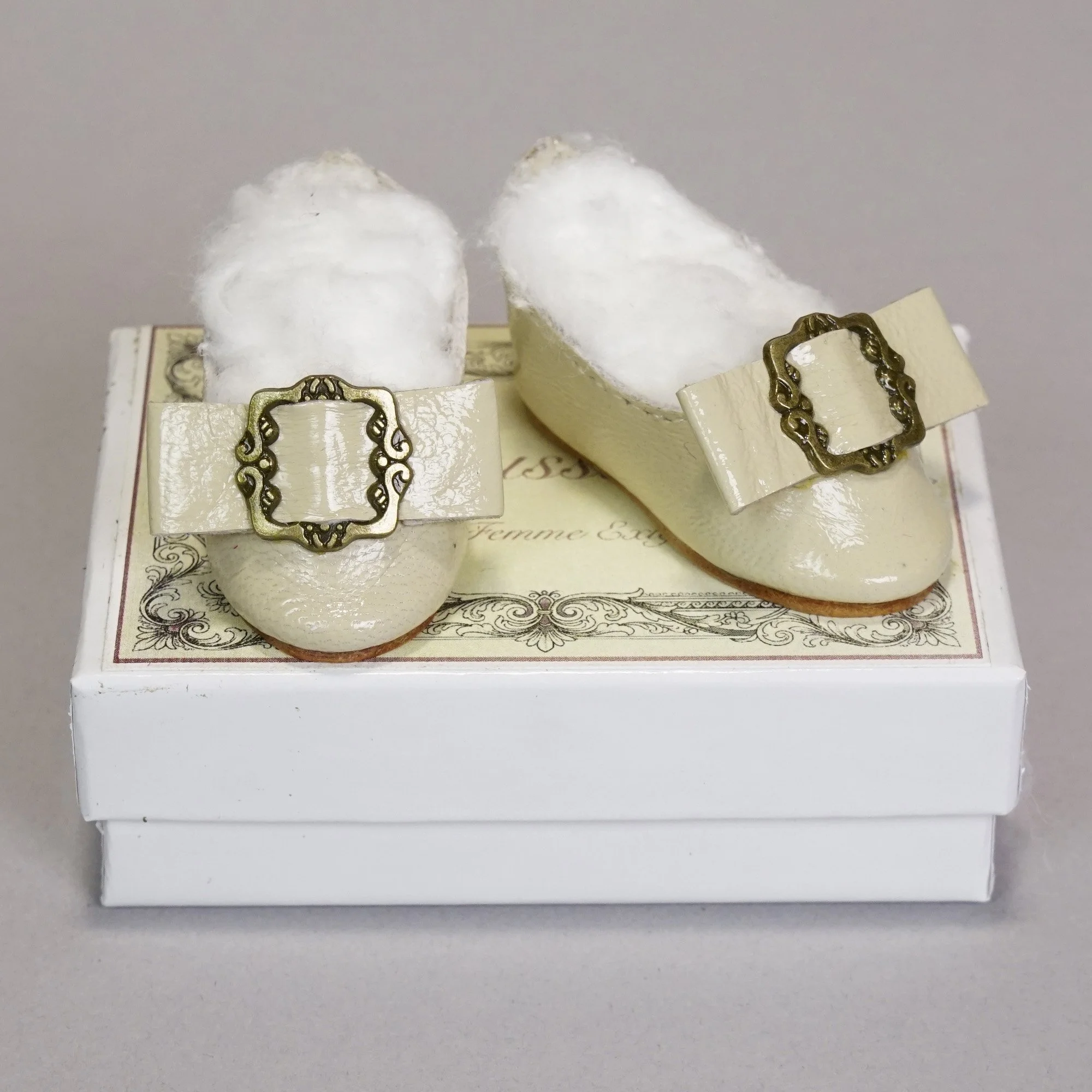 Shoe-107-a.JPG