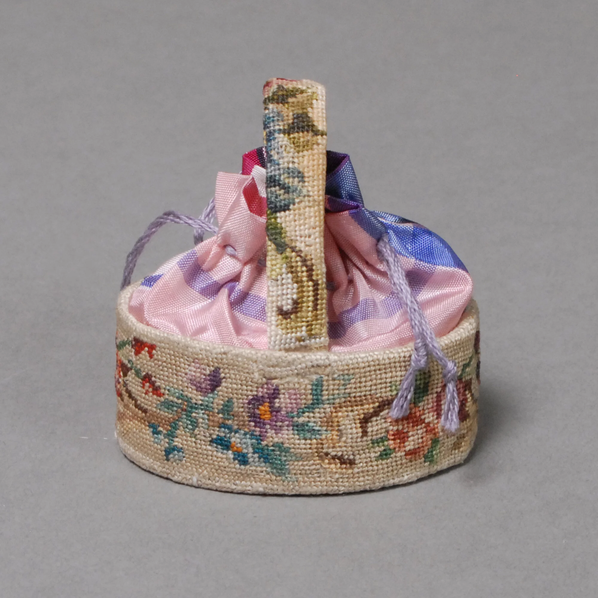 Sewing-Basket -3-Ecru-b.JPG