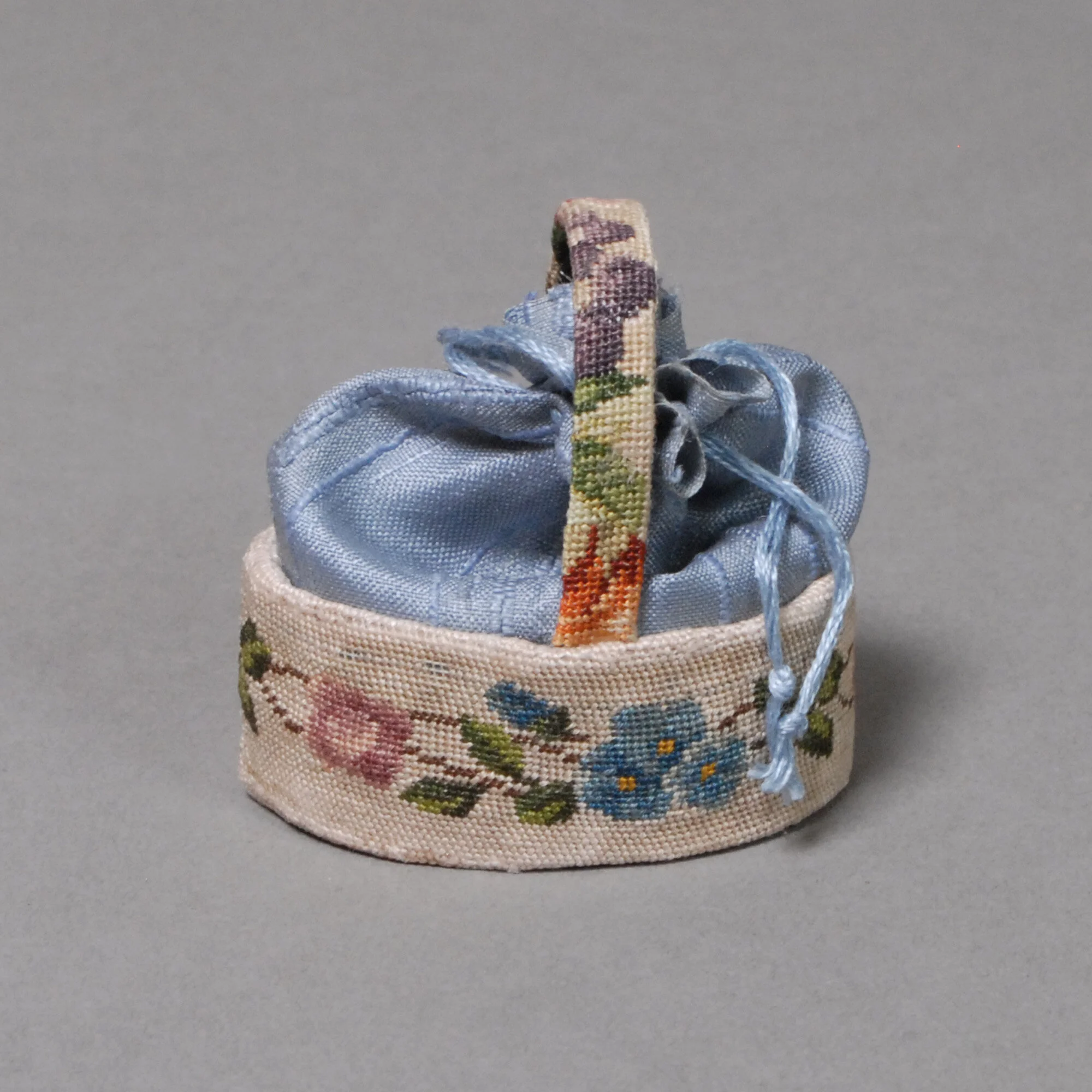 Sewing-Basket -3-Ecru-d.JPG