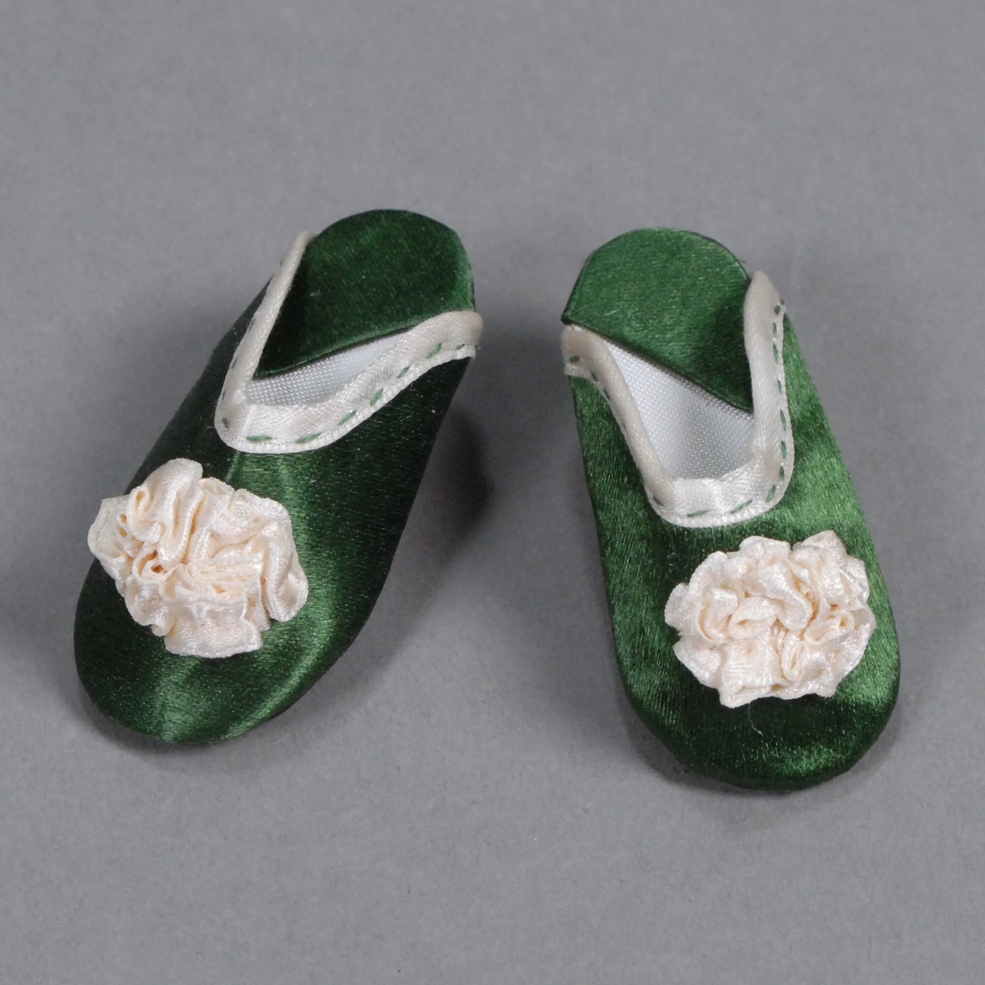Green-Slippers-b.JPG