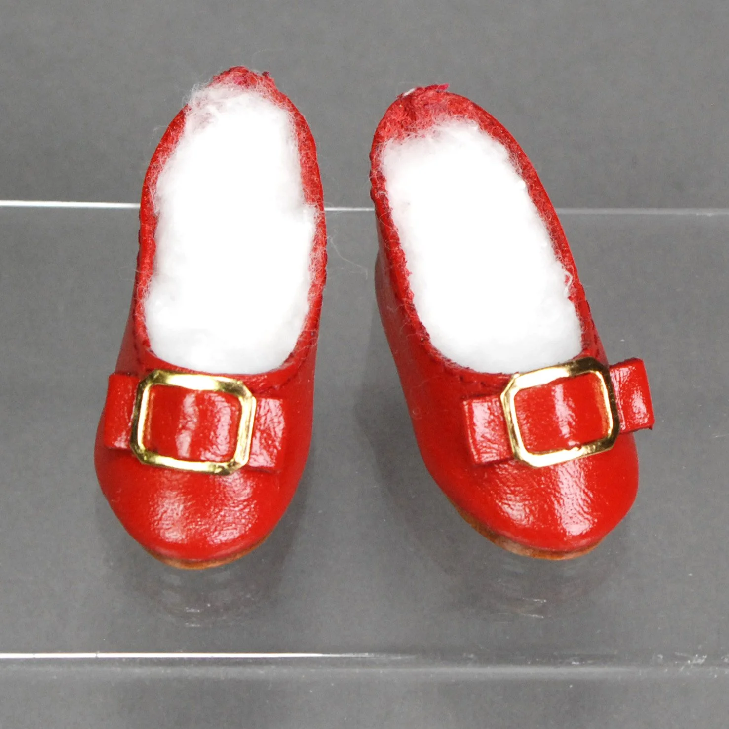 Red-Bow-Buckle-Shoe-a.JPG